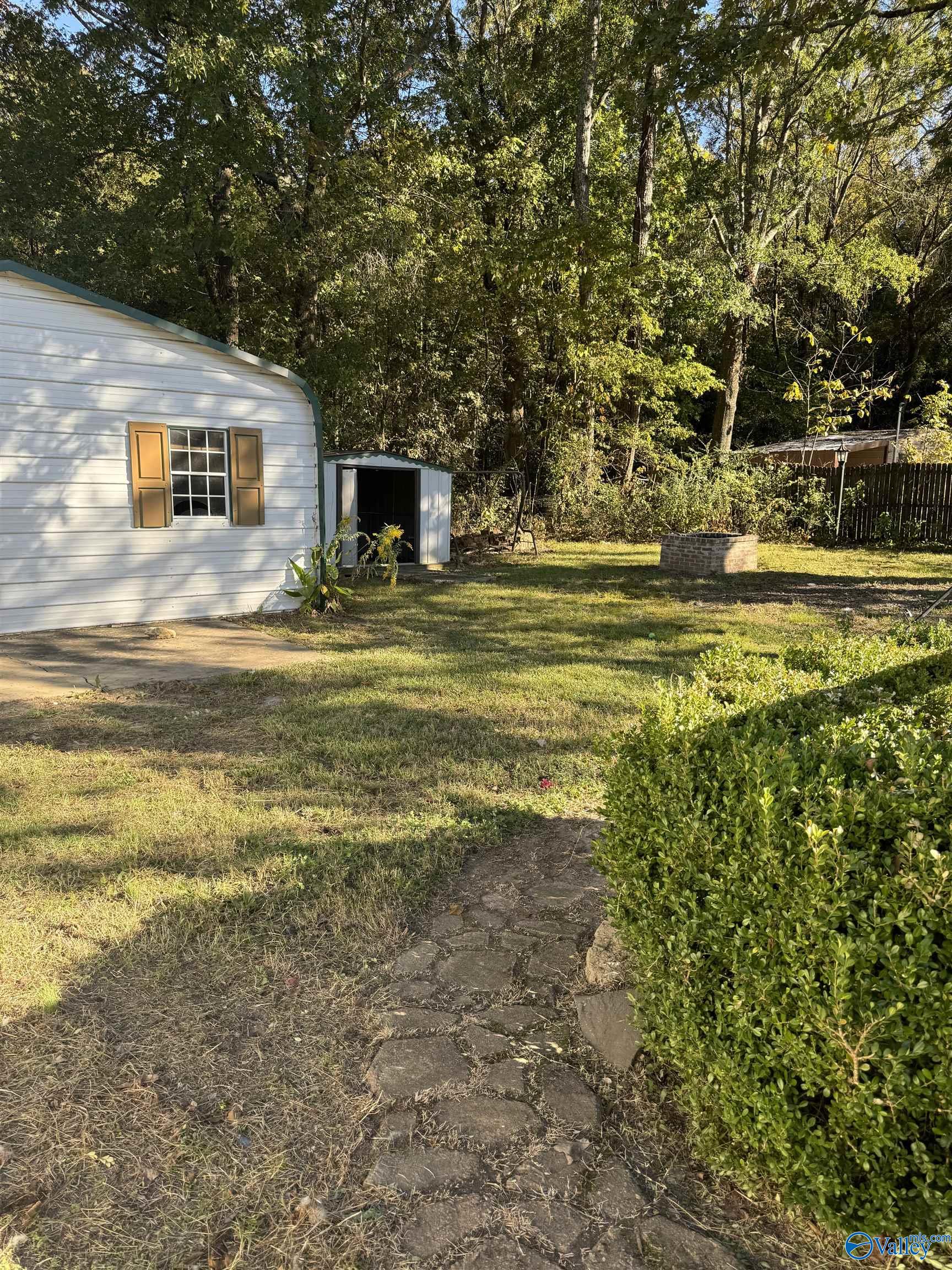 625 Jackson Trail SW