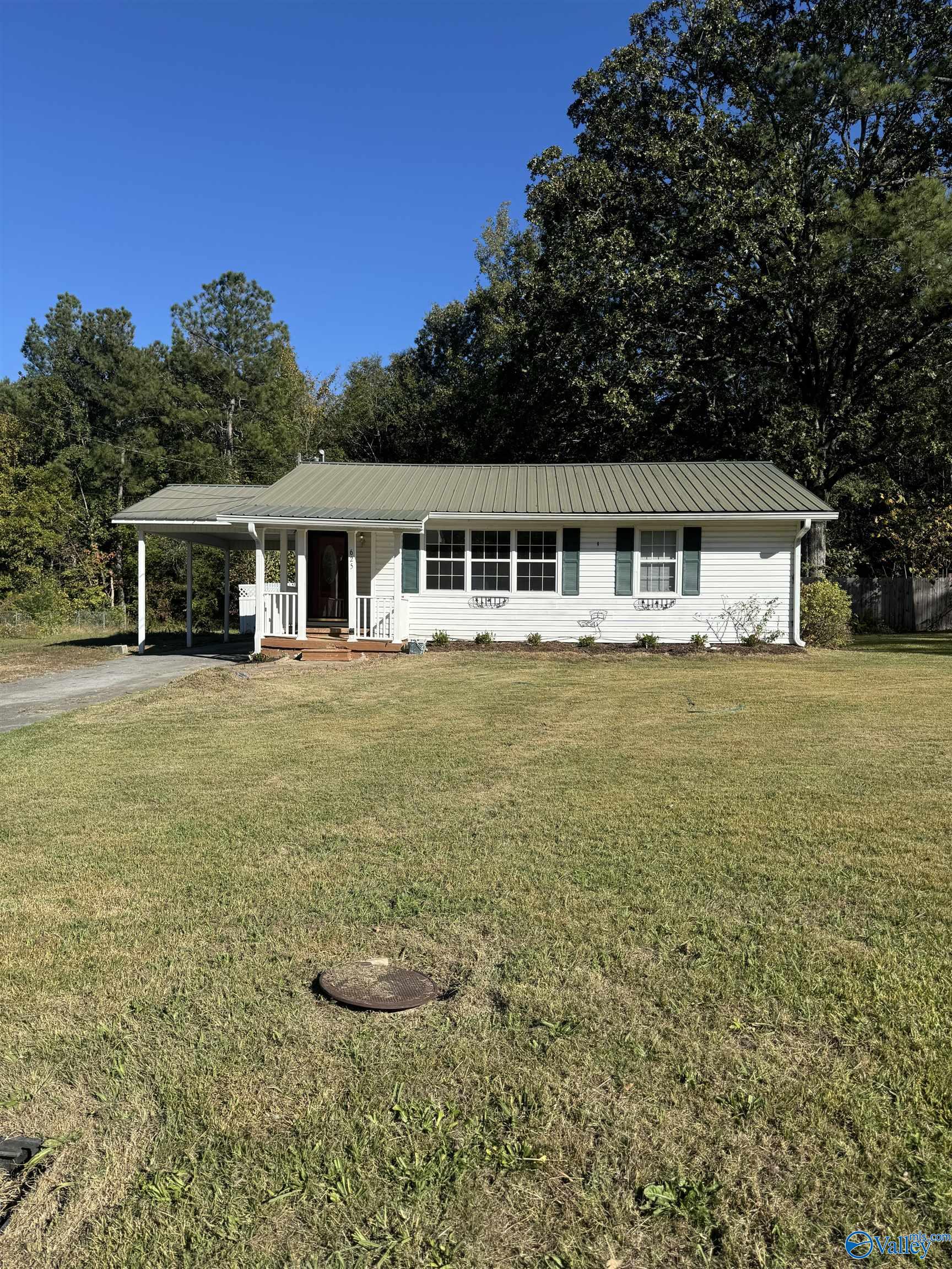 625 Jackson Trail SW