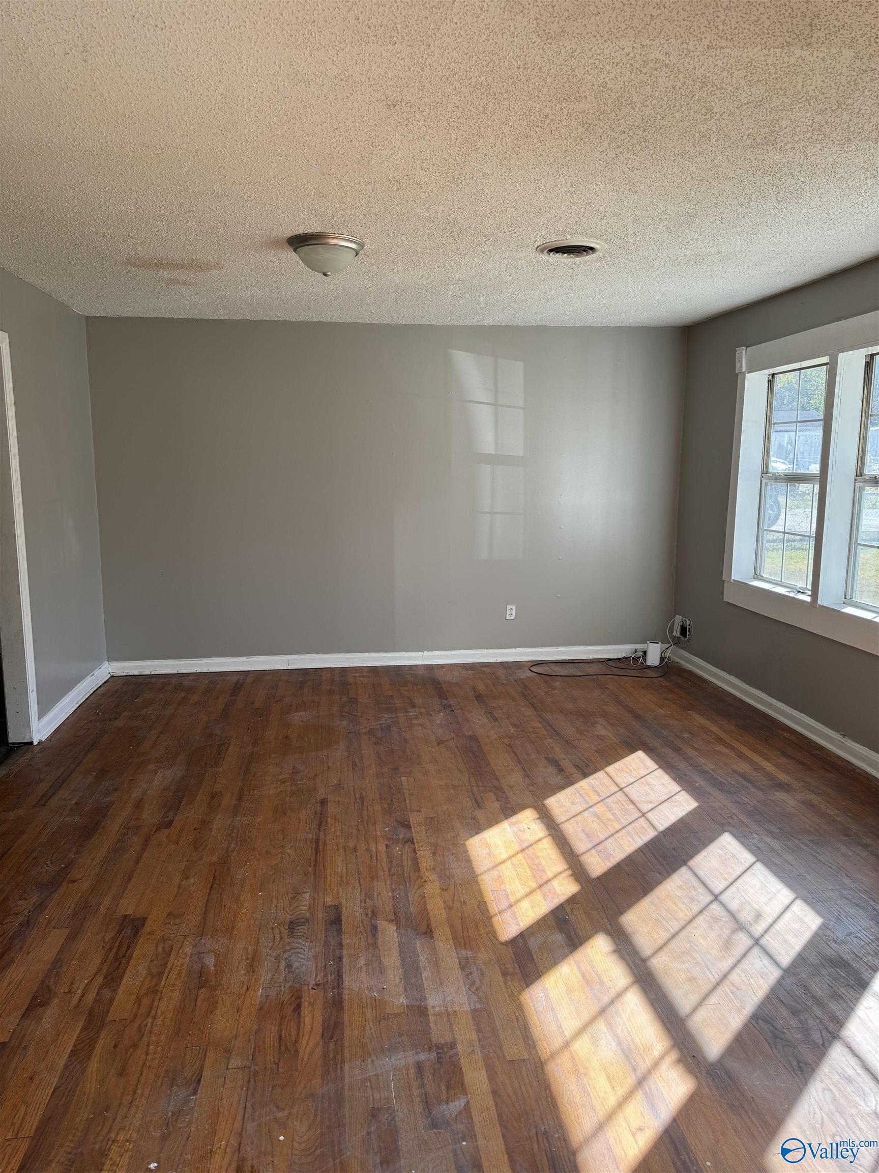 625 Jackson Trail SW