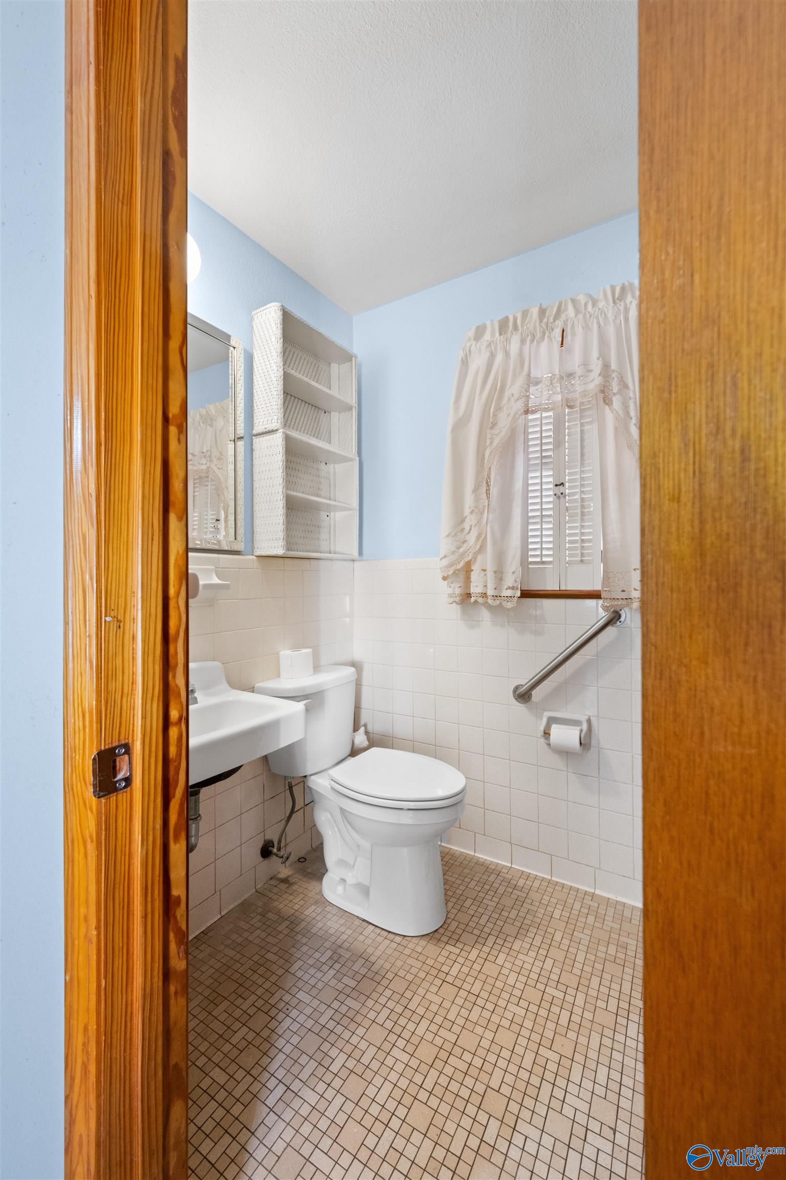 4231 Hargrove Road E