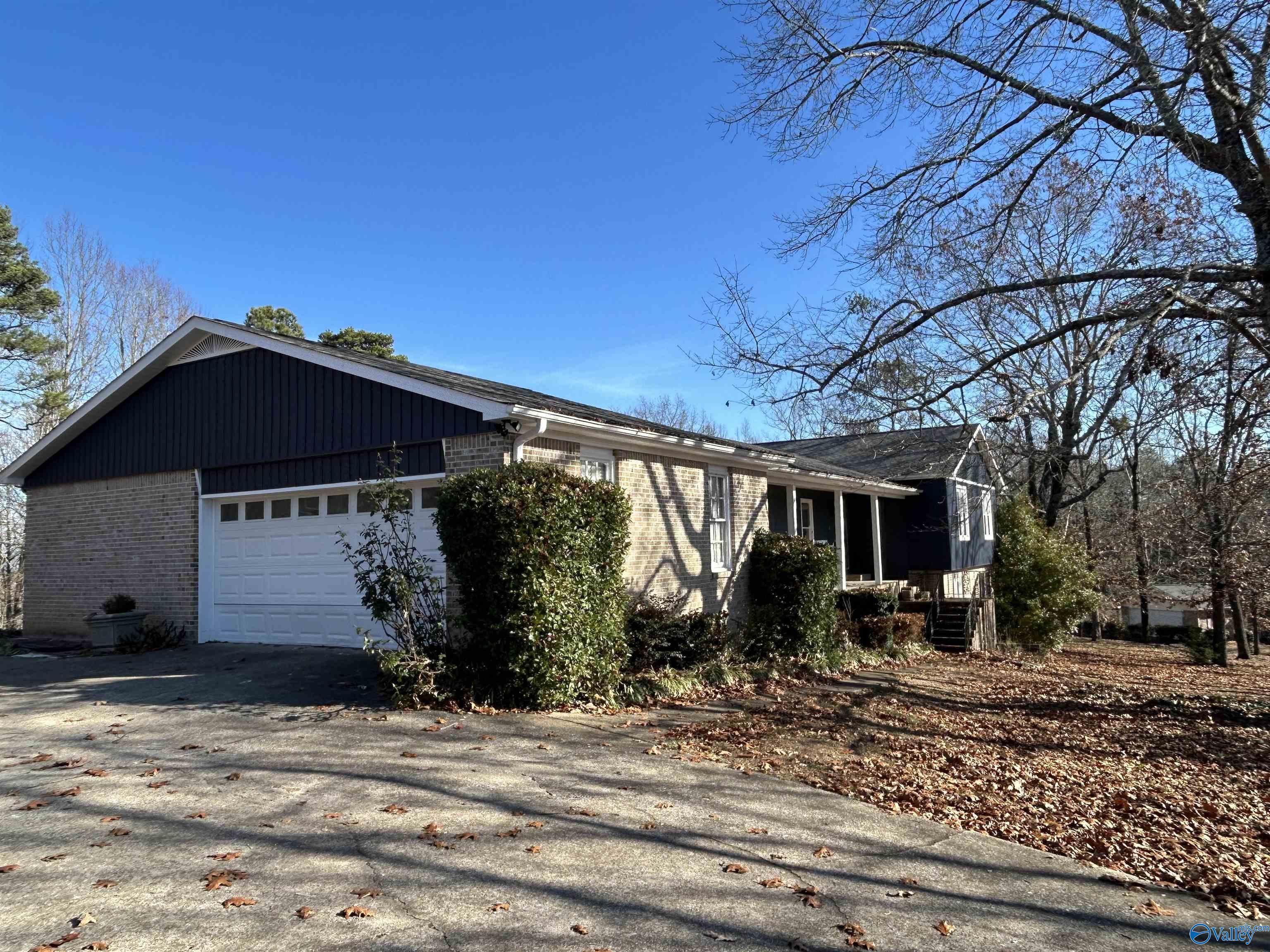 415 Stonehedge Circle