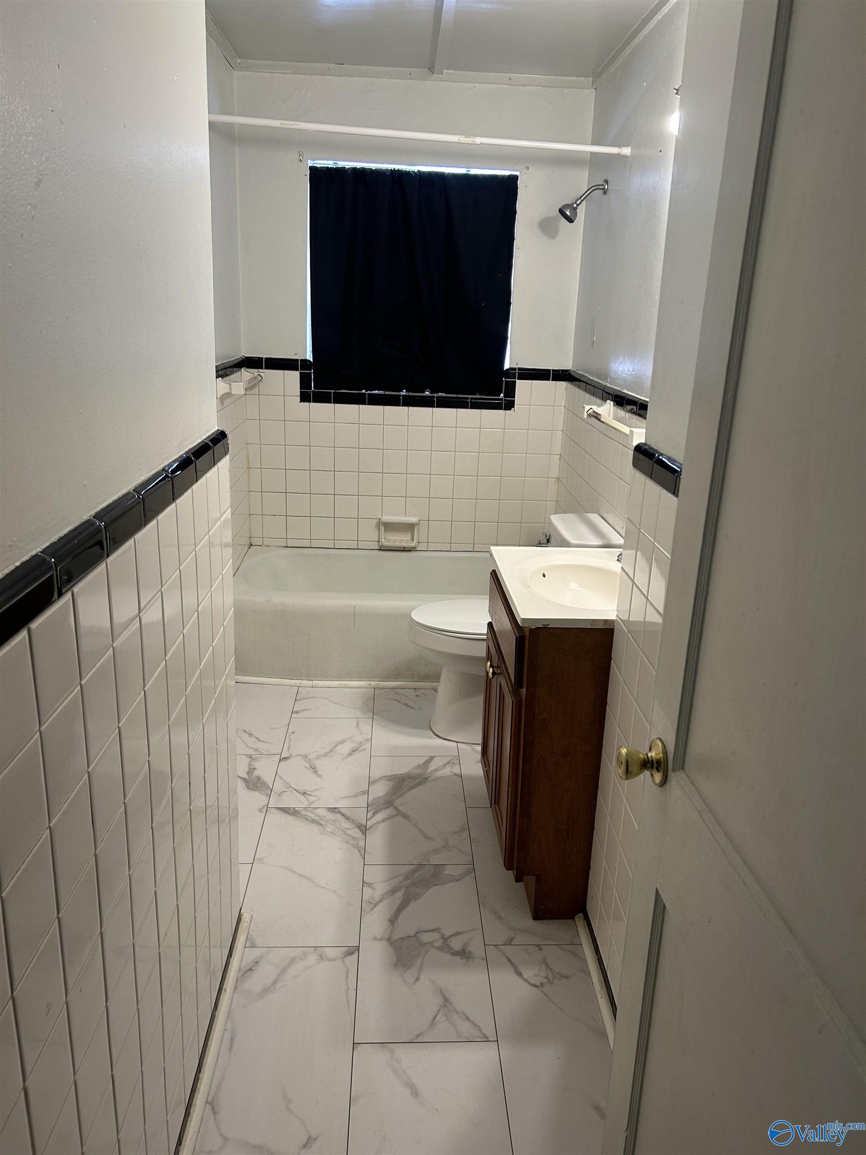 1210 East Broad Street