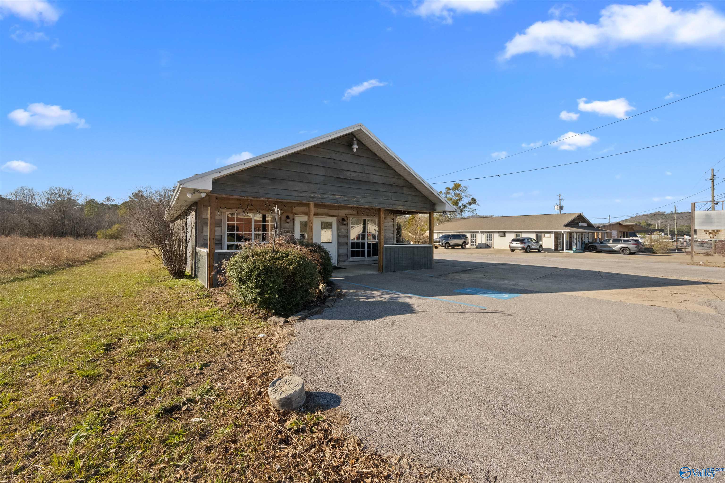 1640 Highway 77