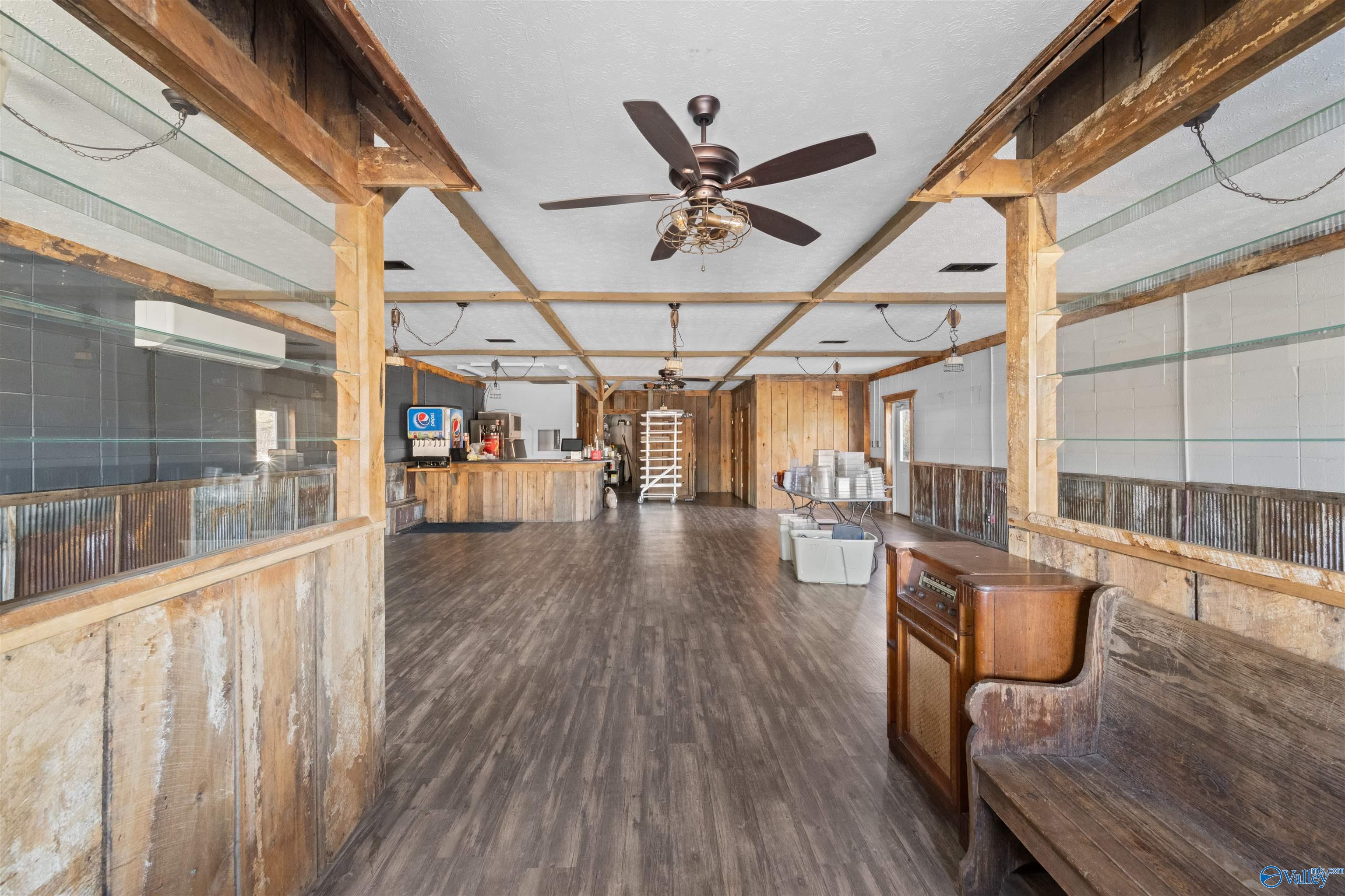 1640 Highway 77
