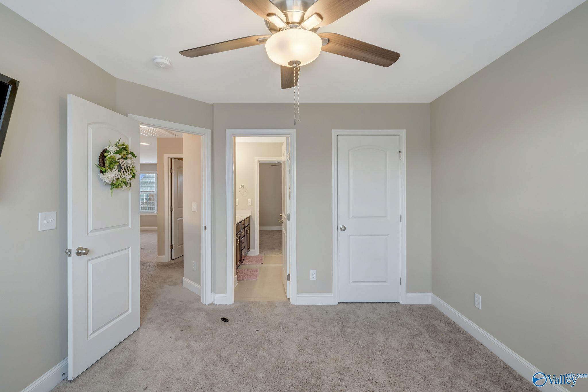 11012 Oakway Circle NW