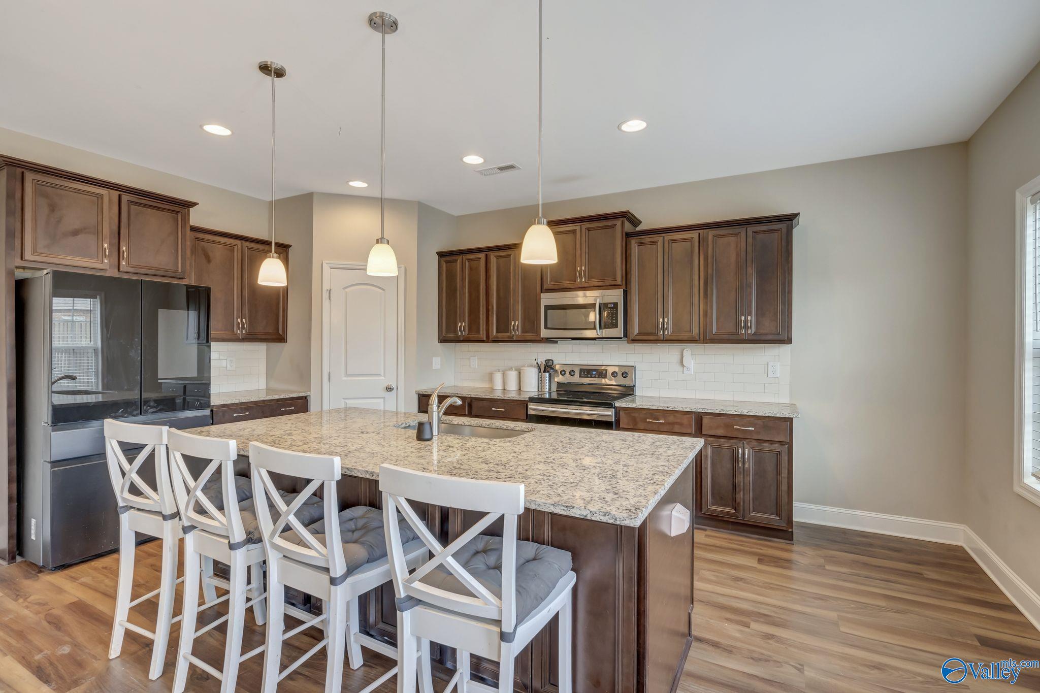 11012 Oakway Circle NW