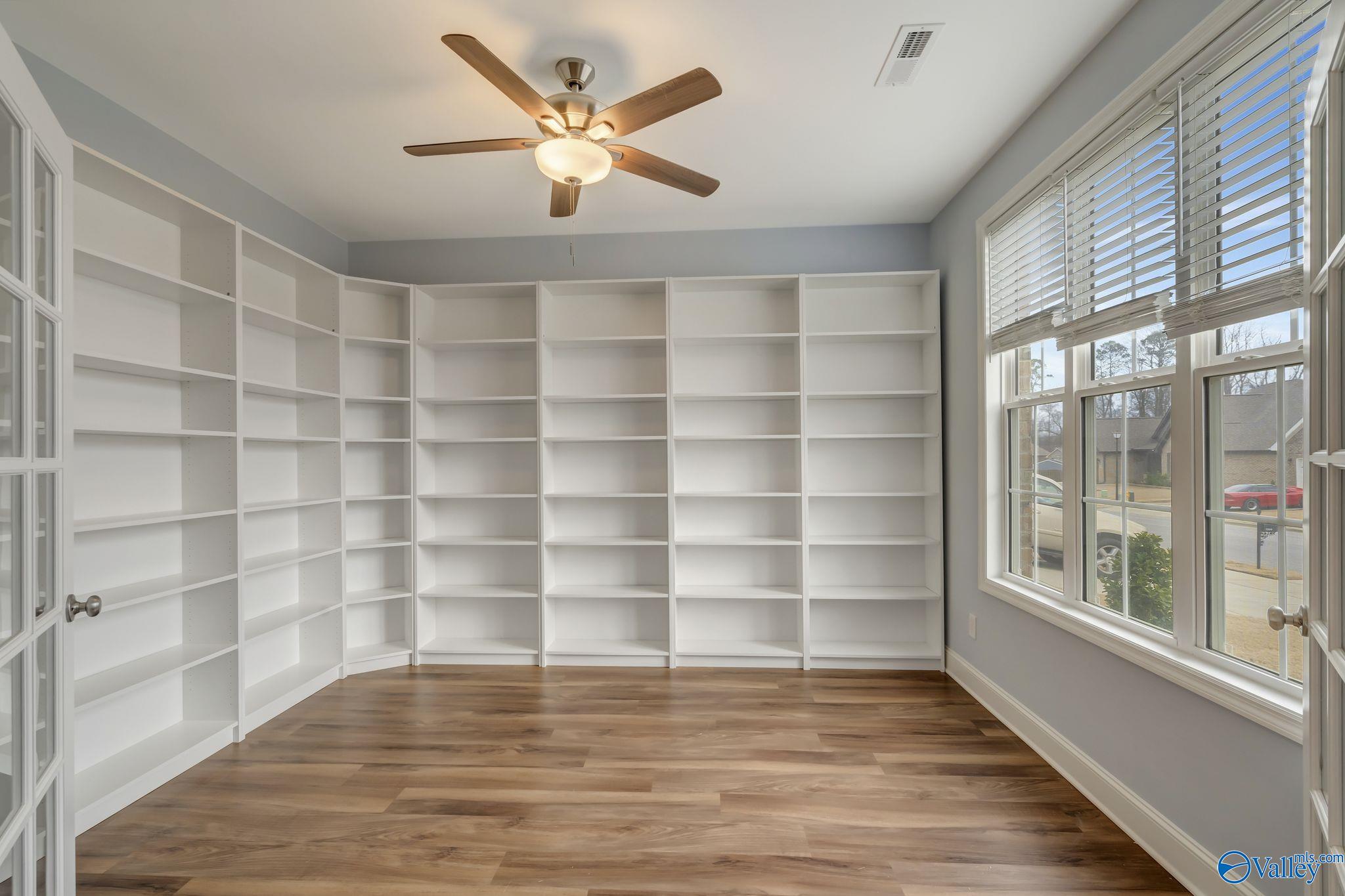 11012 Oakway Circle NW