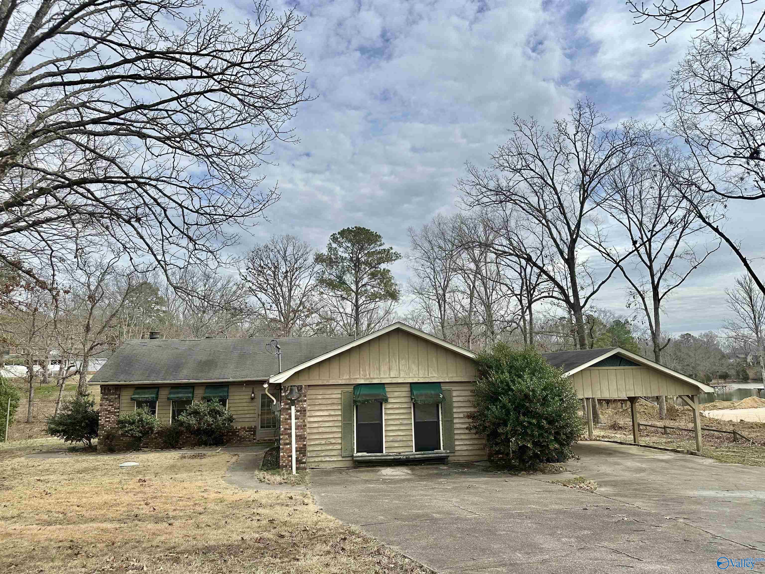 51 Aqua Vista Drive W