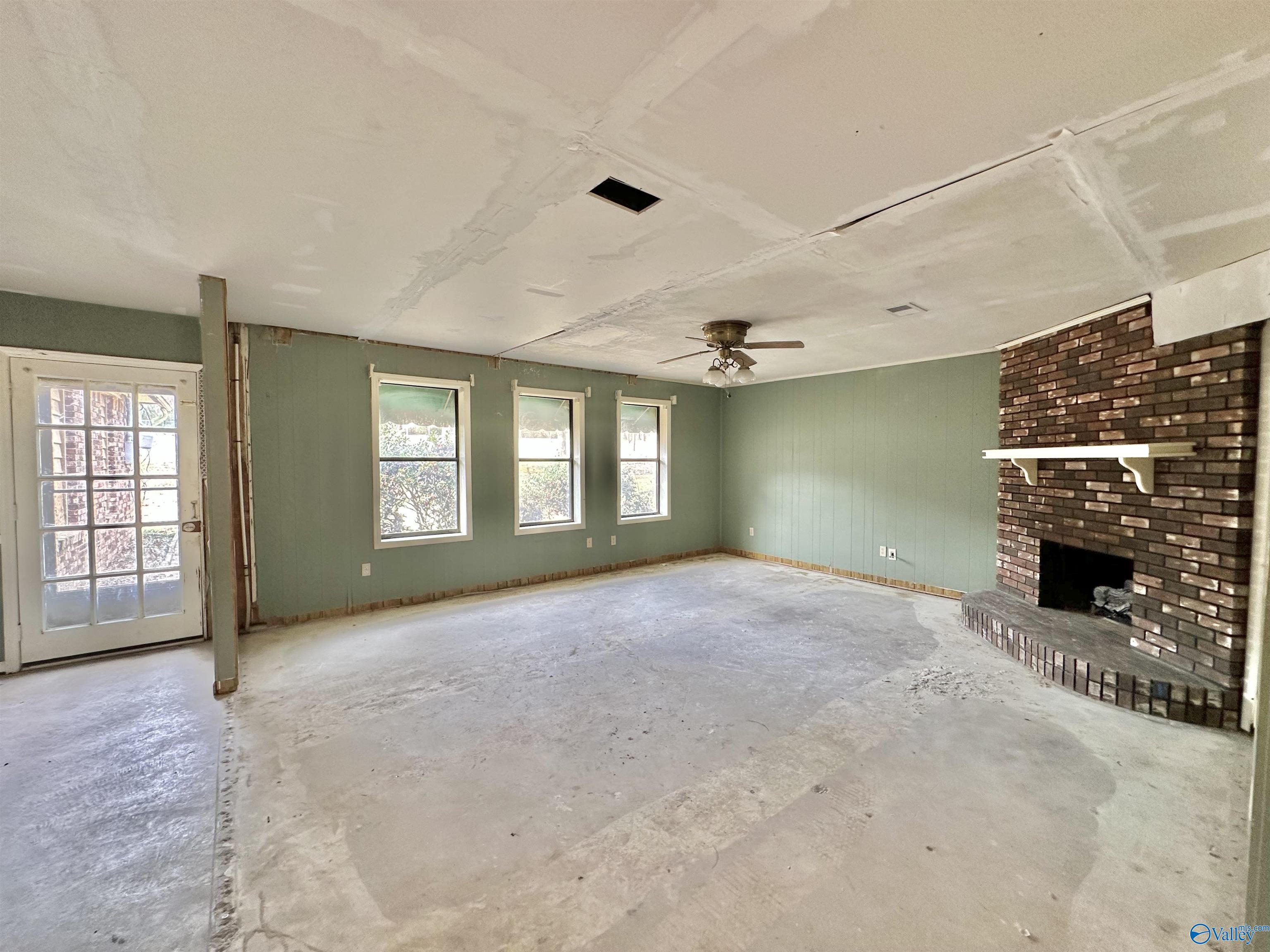 51 Aqua Vista Drive W