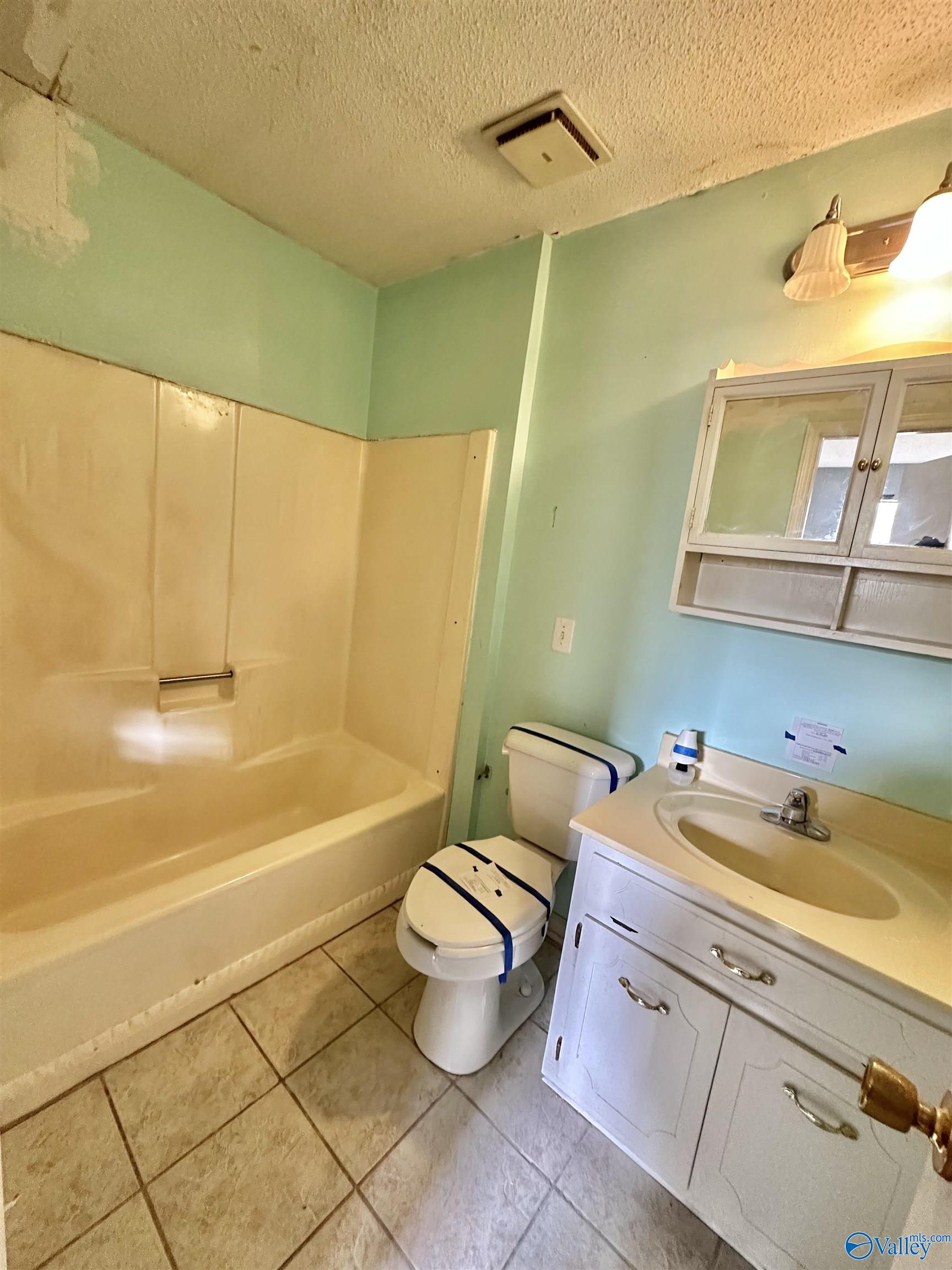 51 Aqua Vista Drive W