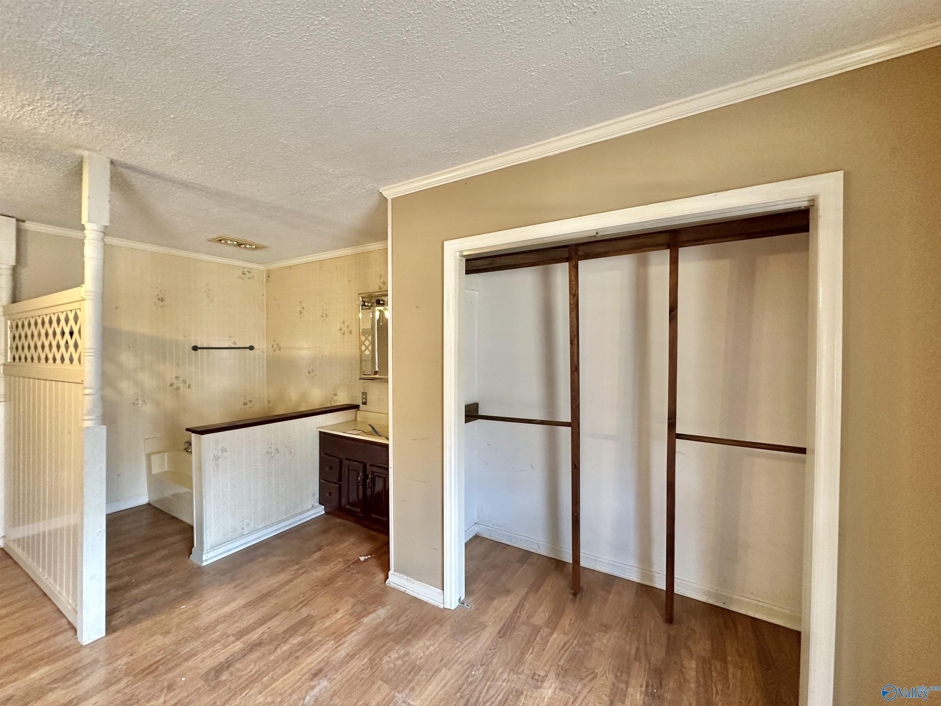 51 Aqua Vista Drive W