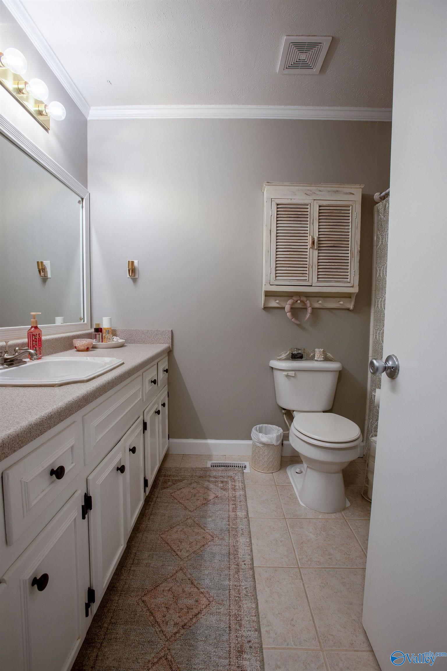 3991 S Southpoint Circle S