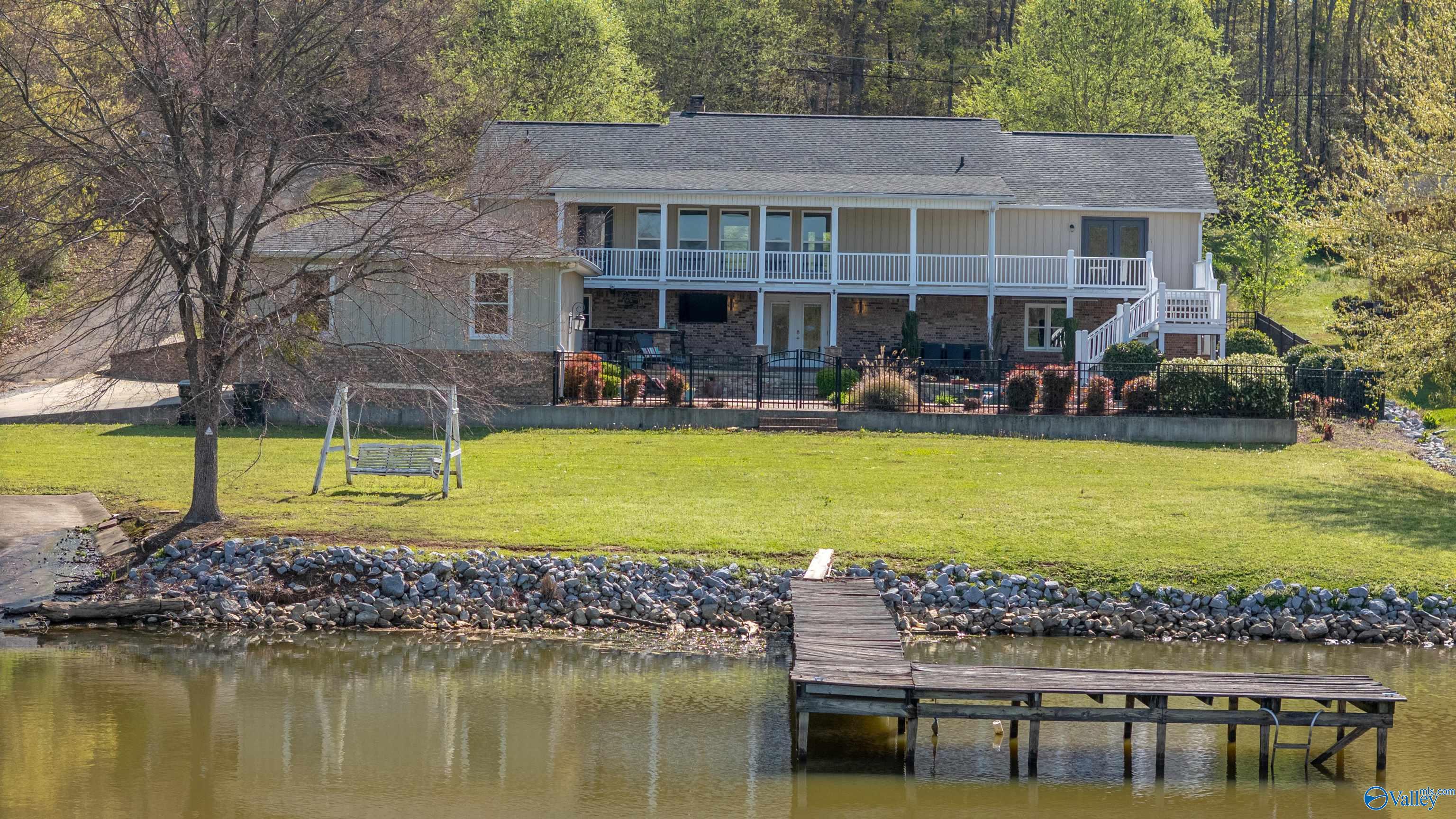 806 East Haven Drive