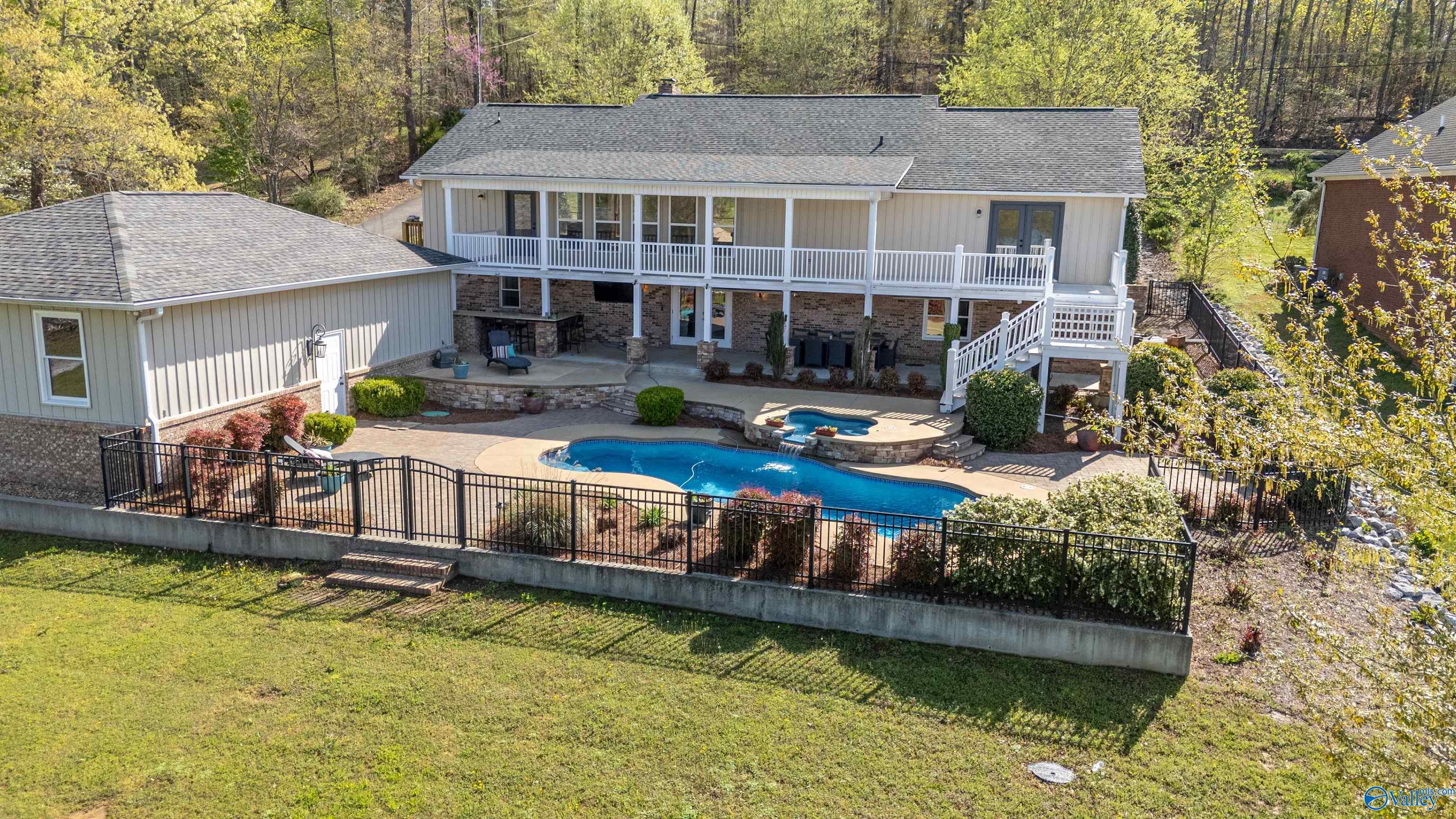 806 East Haven Drive