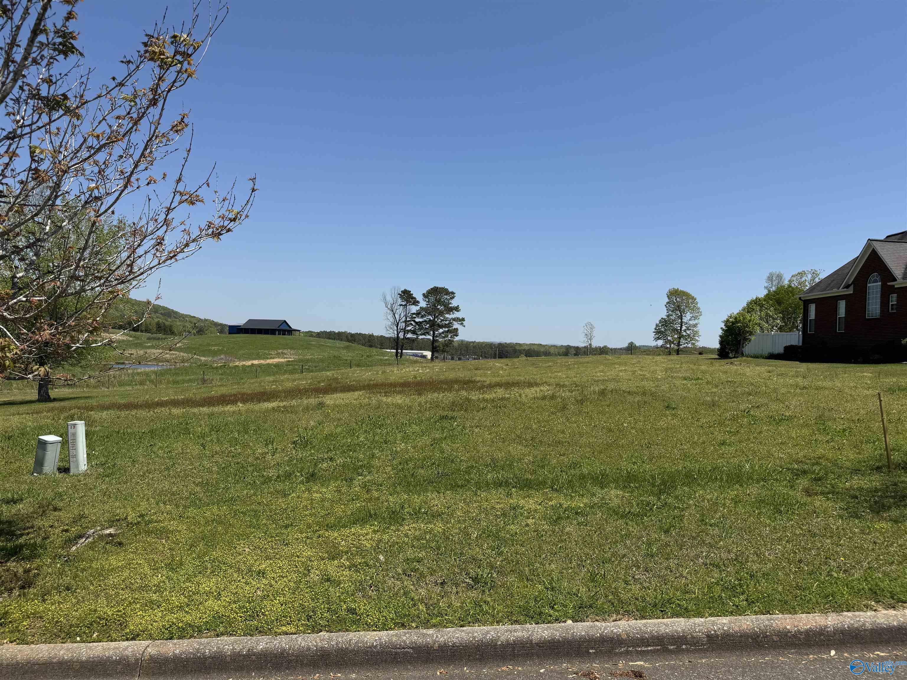 27 Silver Lakes Boulevard E