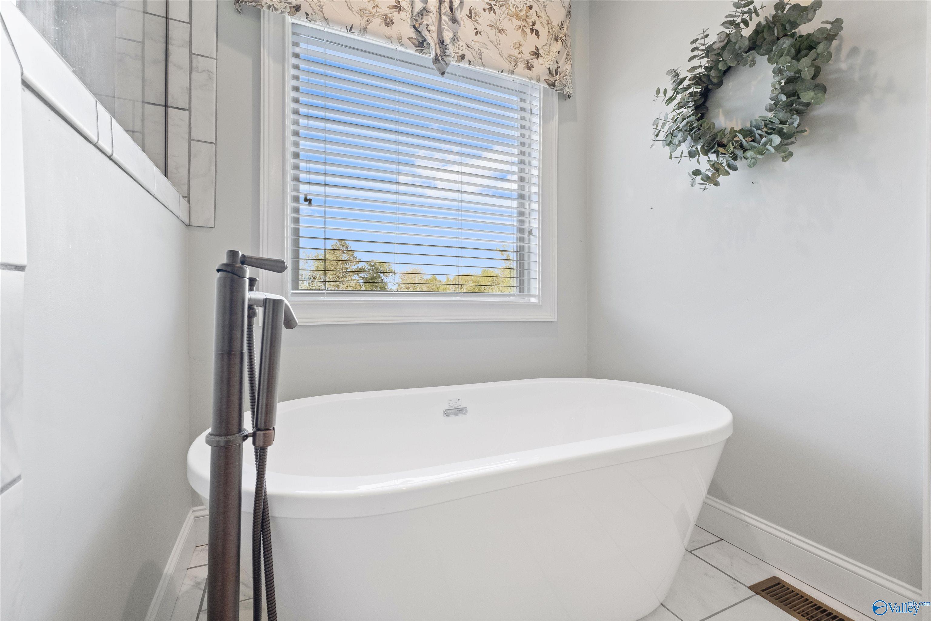 1195 Summerset Place