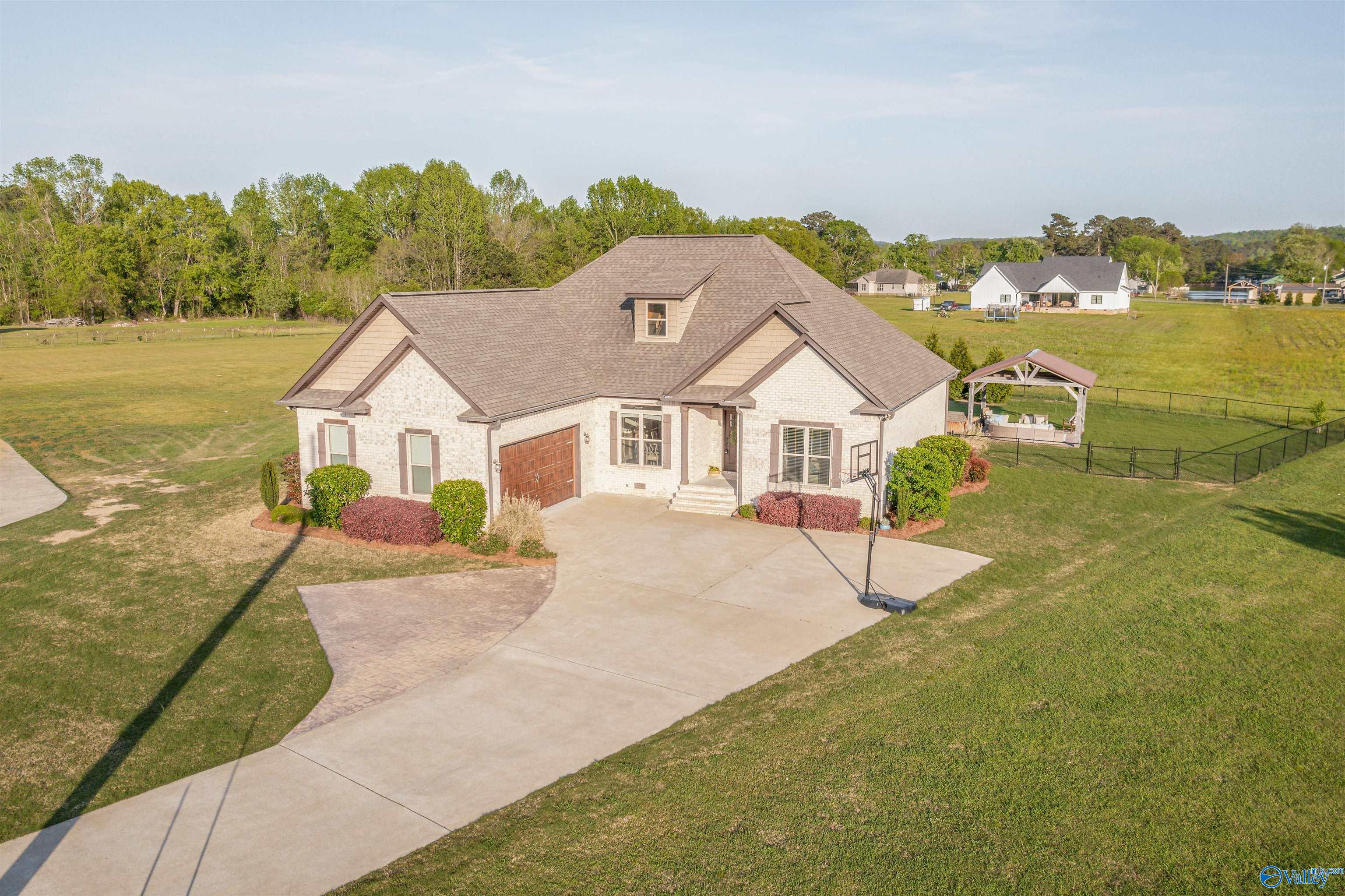 1195 Summerset Place