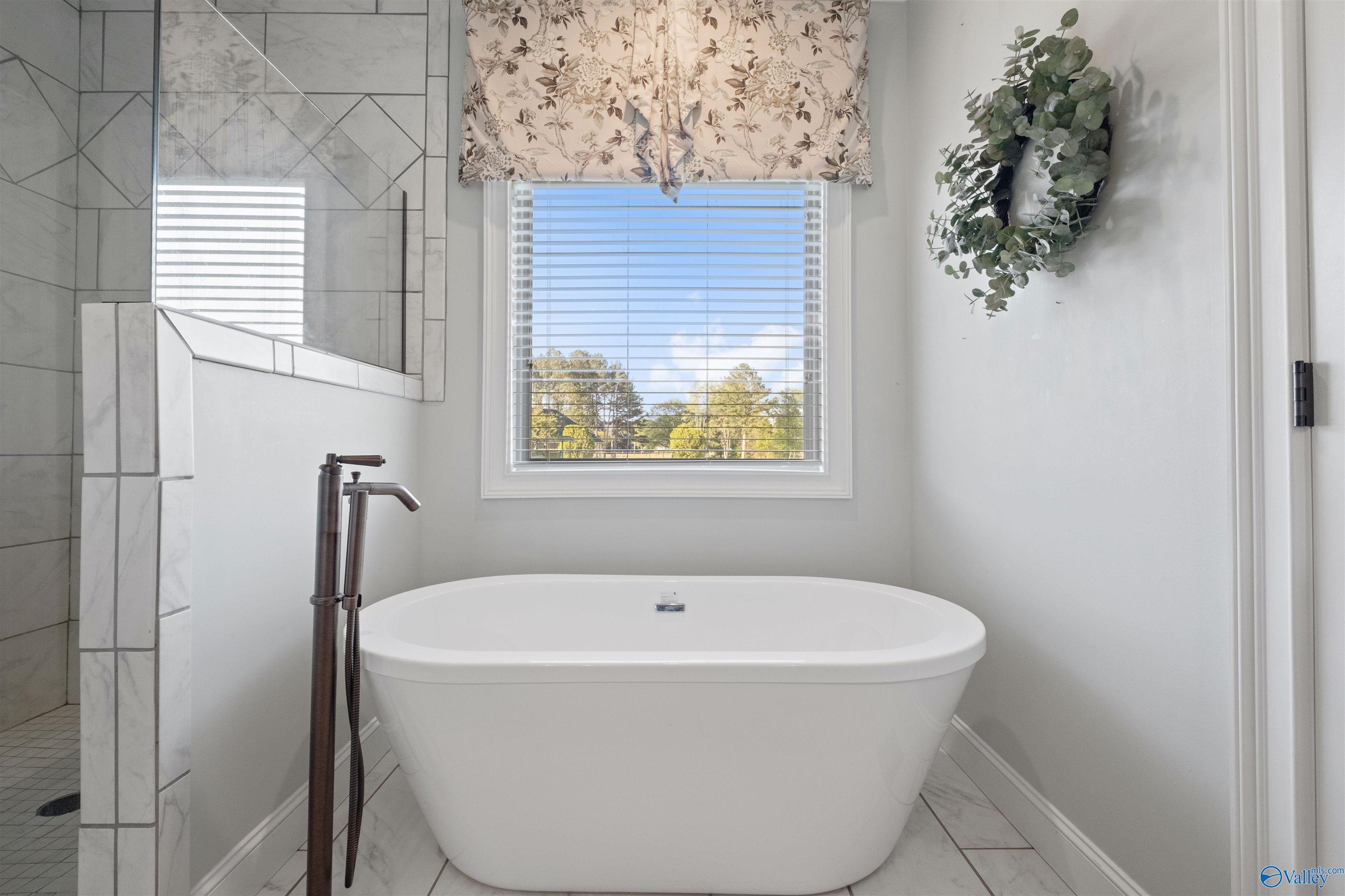 1195 Summerset Place