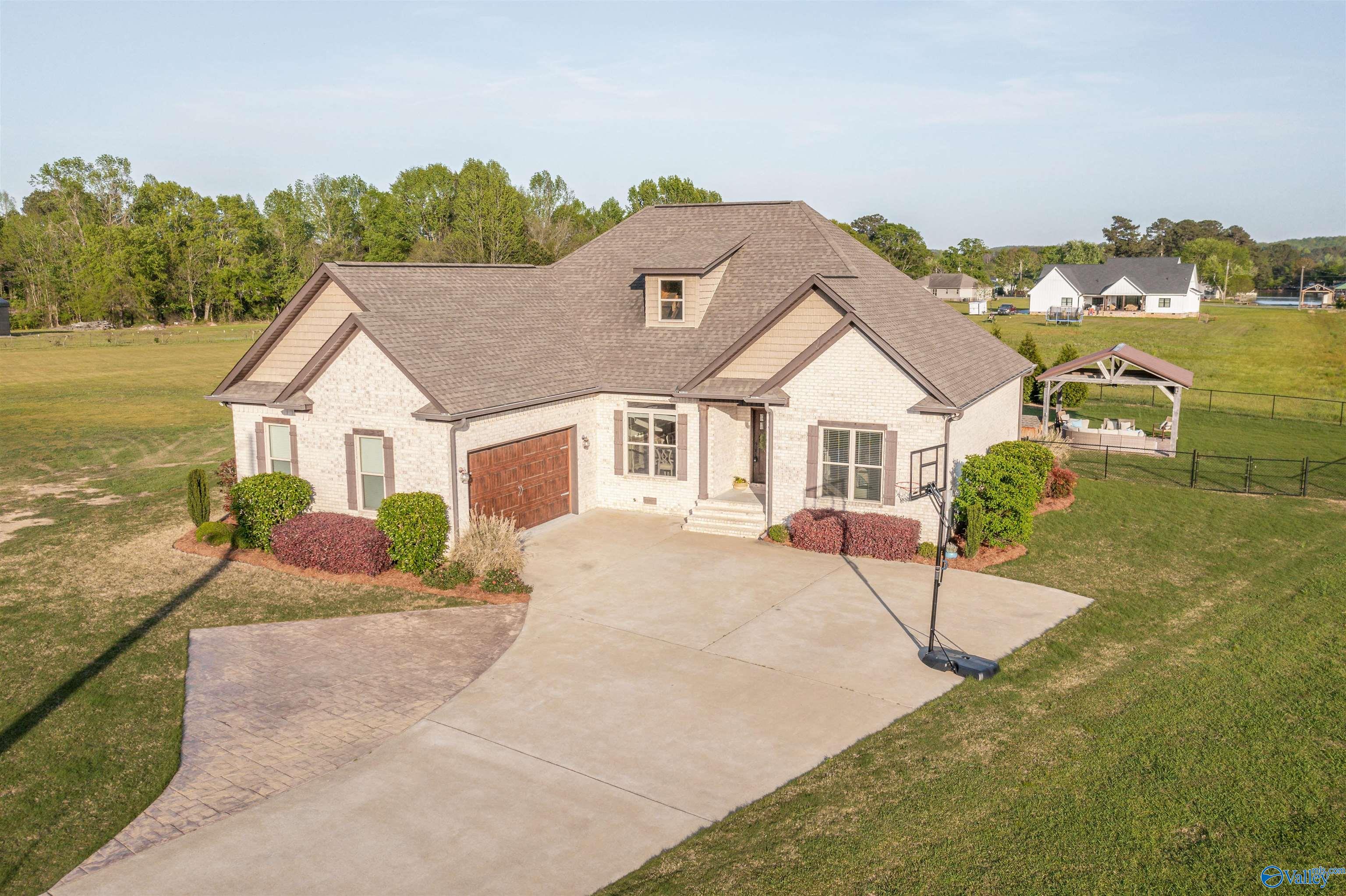 1195 Summerset Place