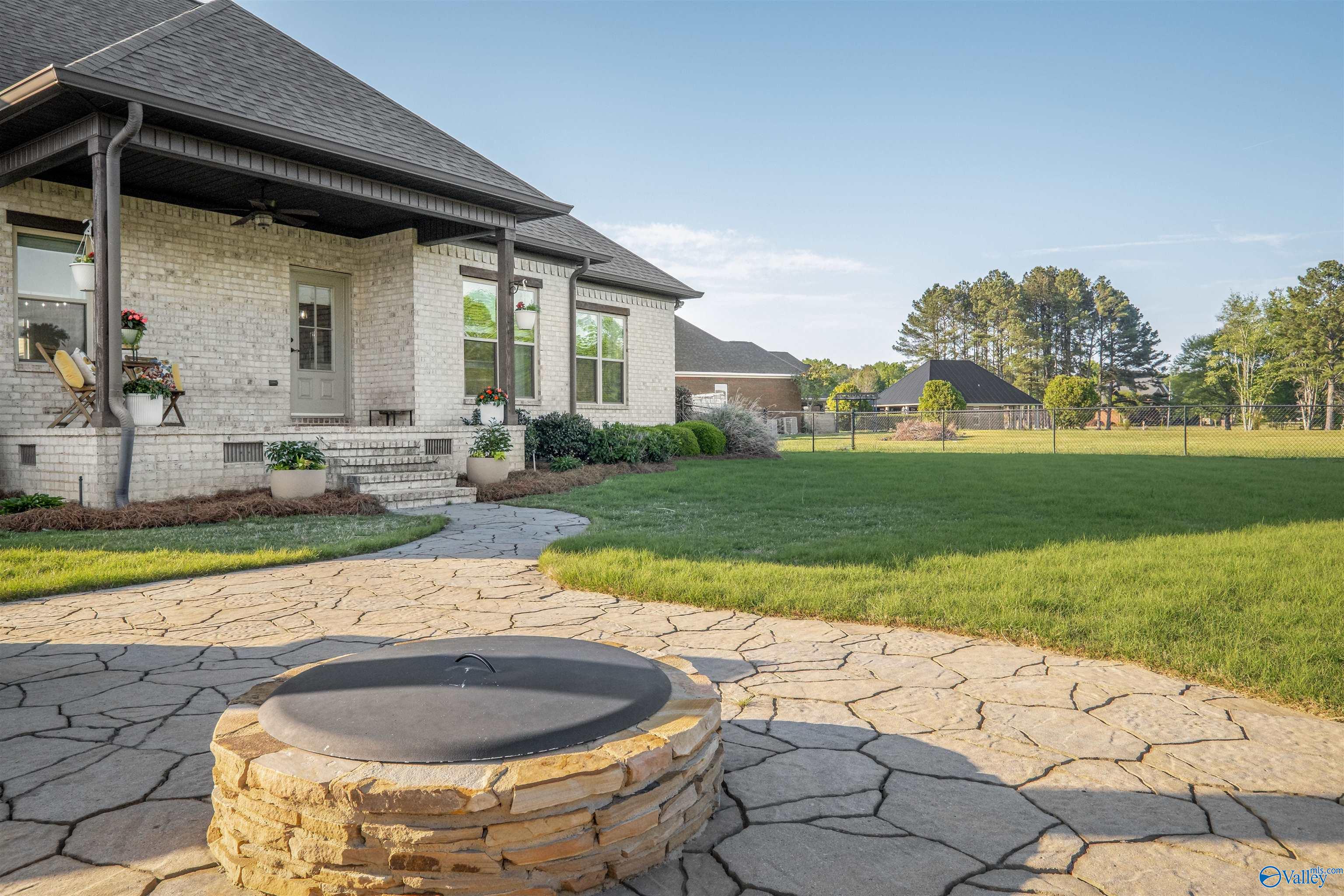 1195 Summerset Place