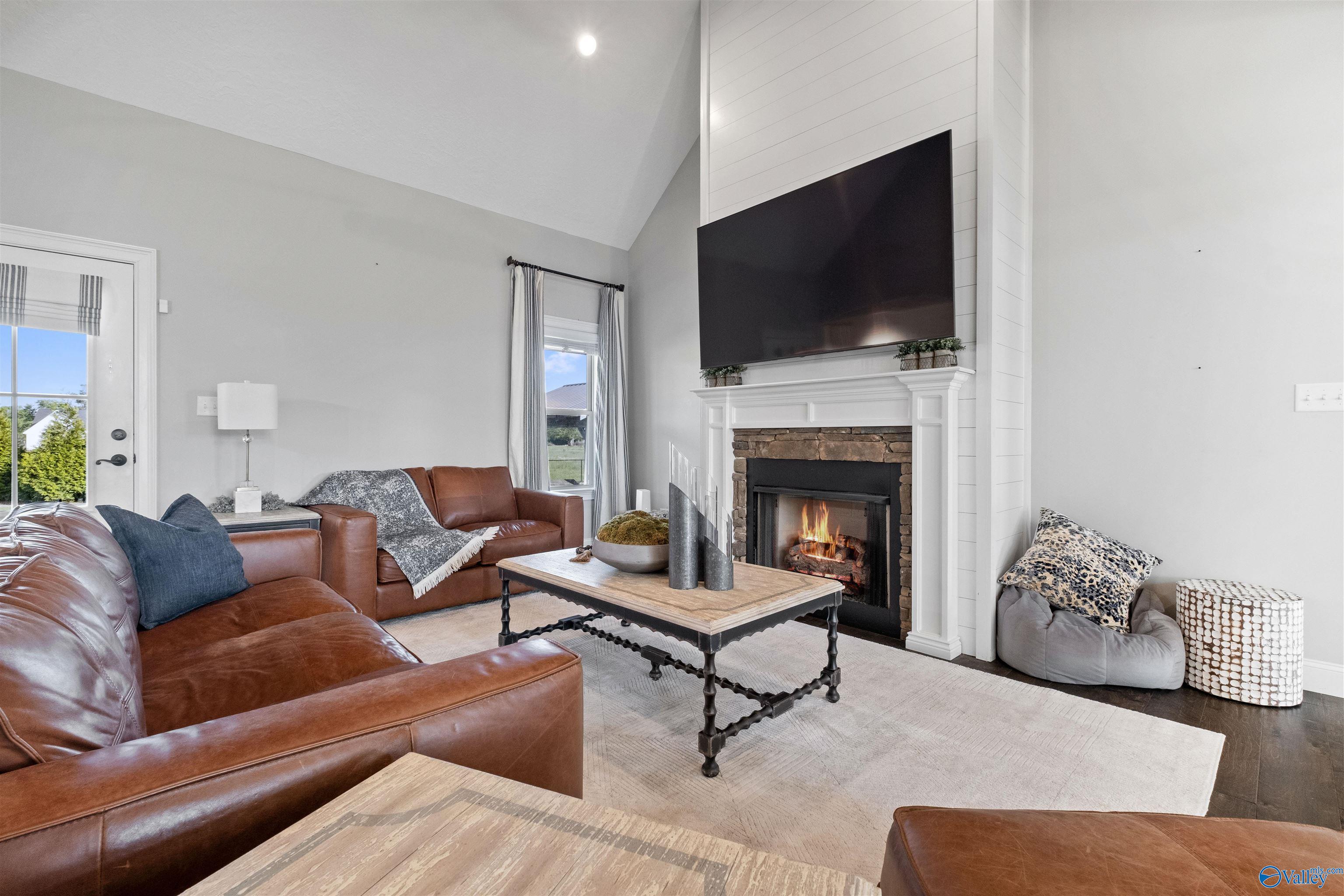 1195 Summerset Place