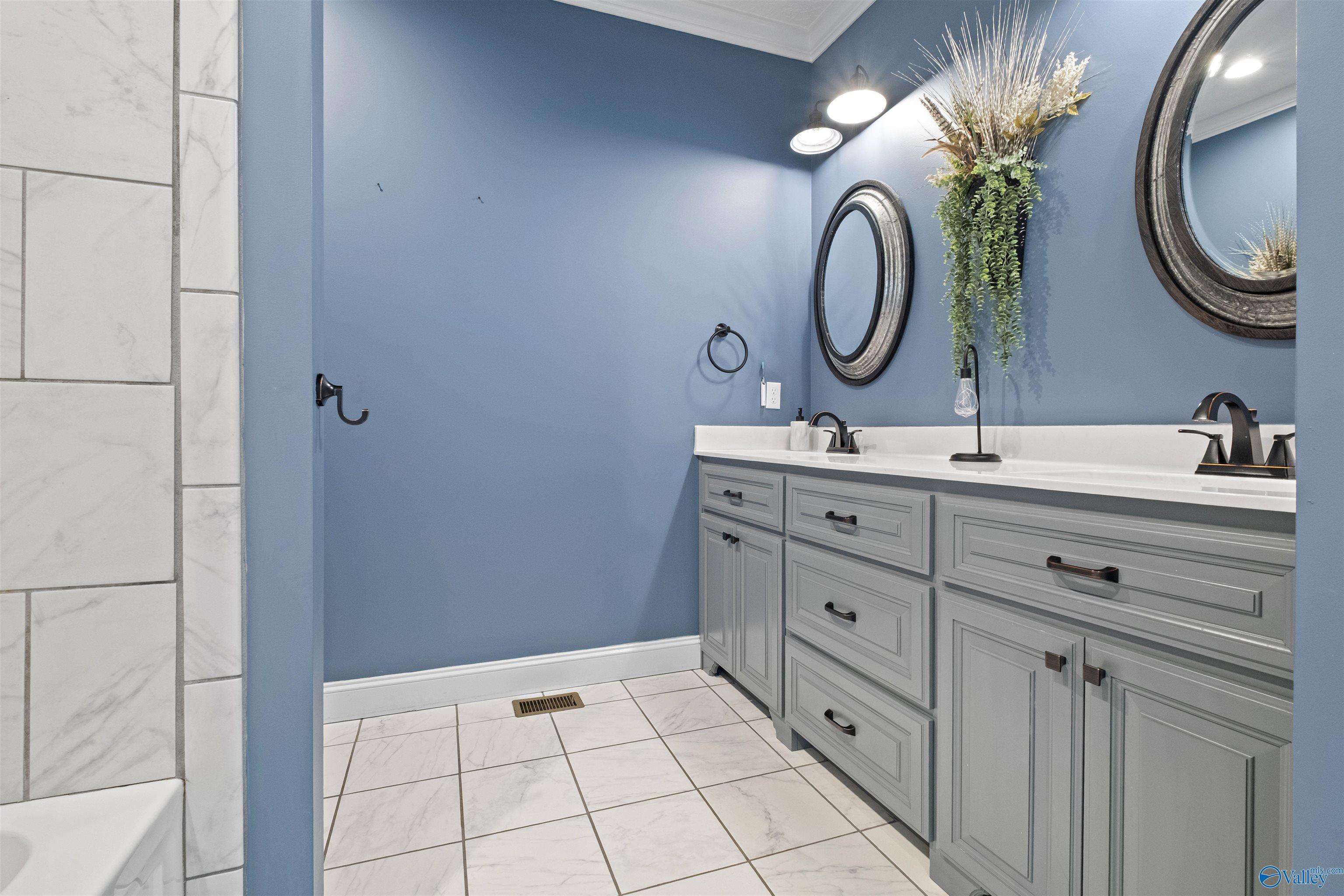 1195 Summerset Place