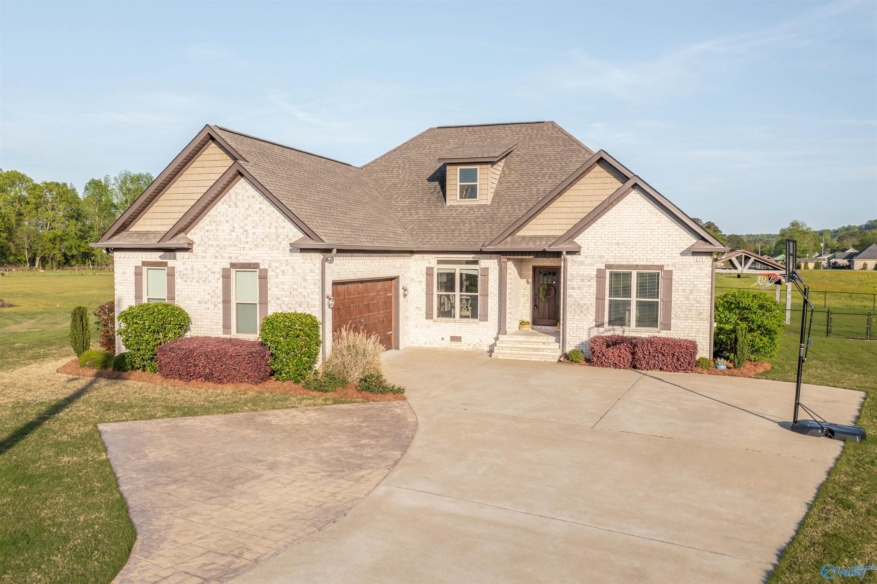 1195 Summerset Place