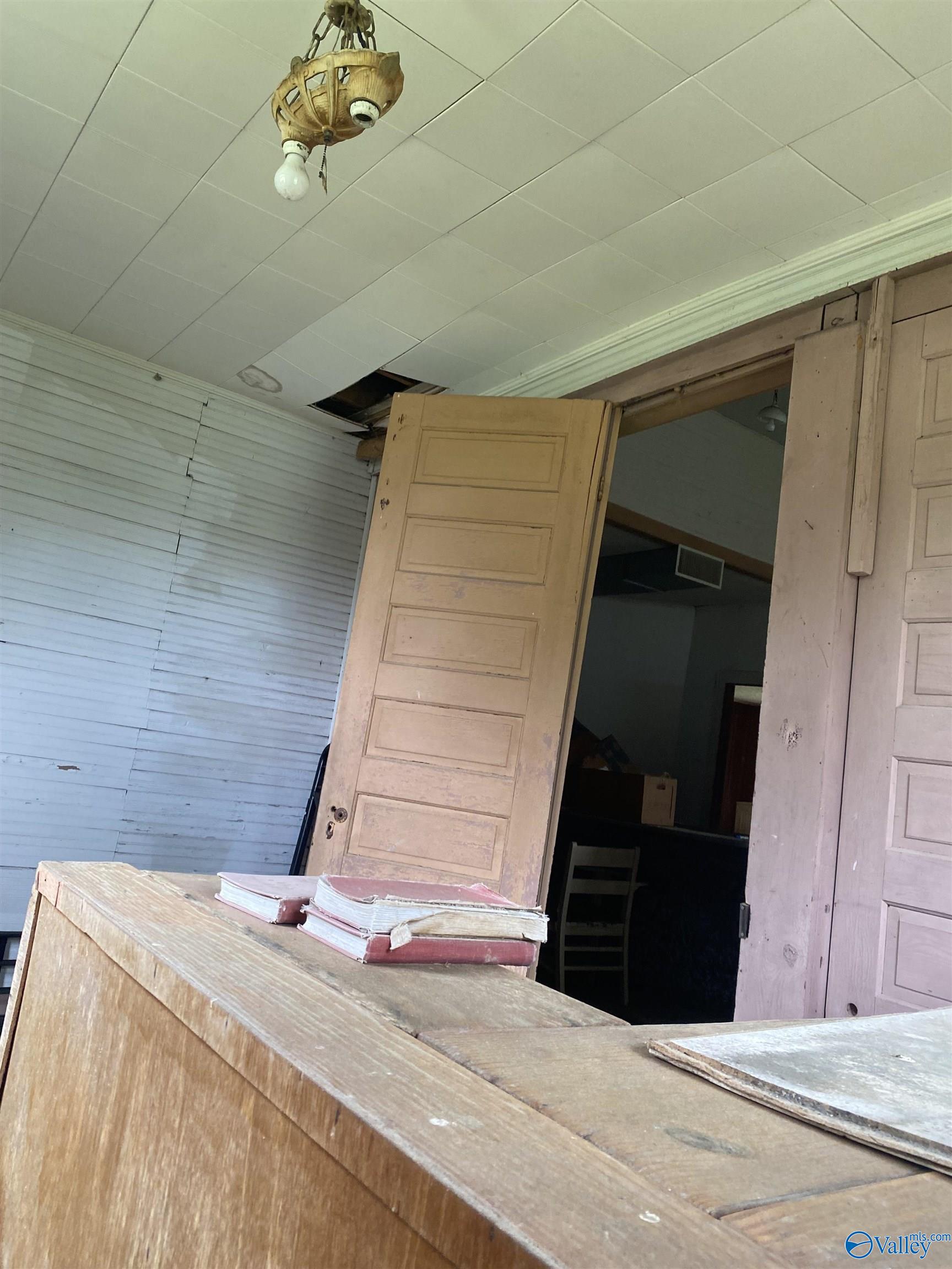 1501 W Tuscaloosa Avenue