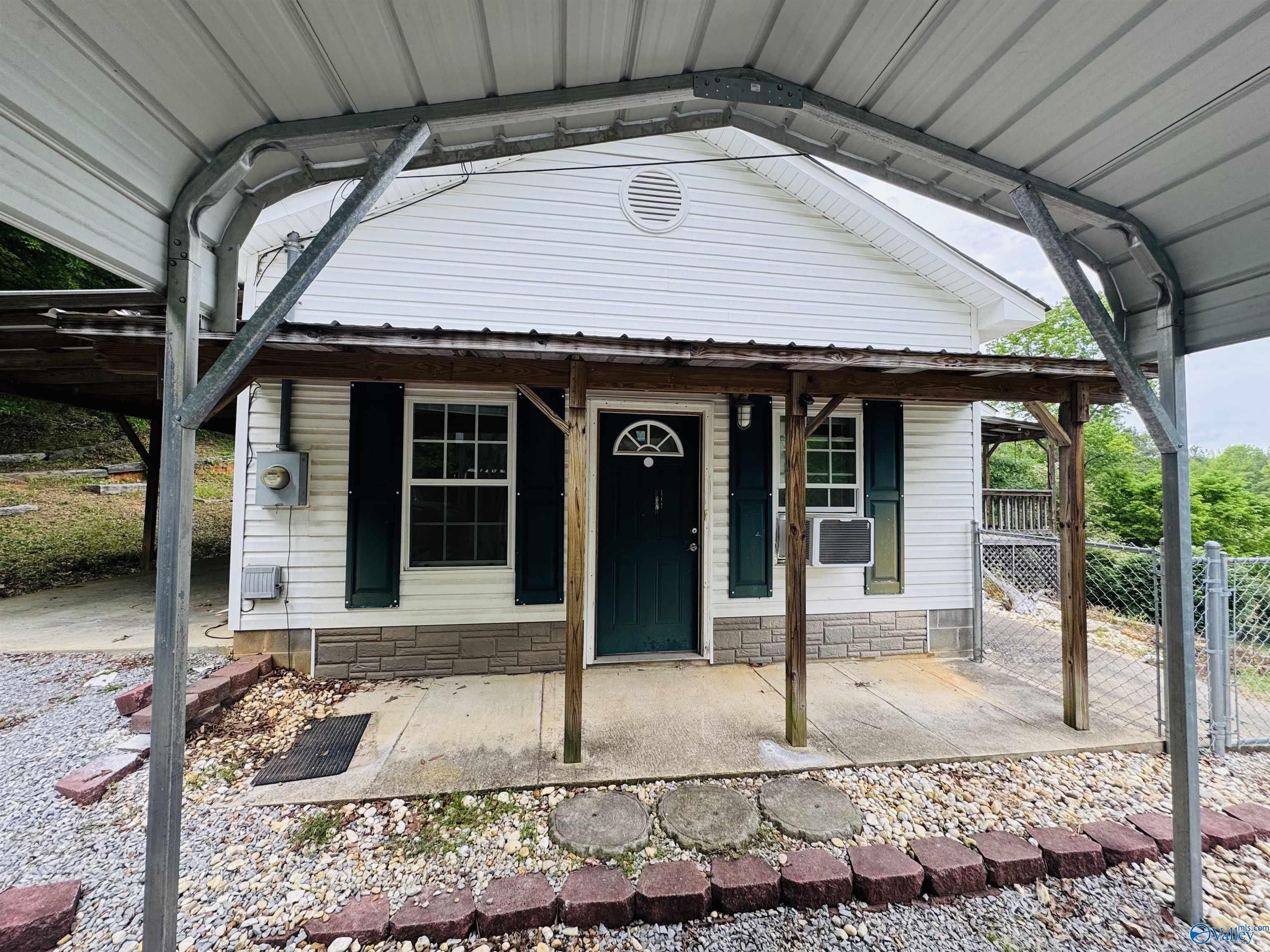 781 Lloyd Rd