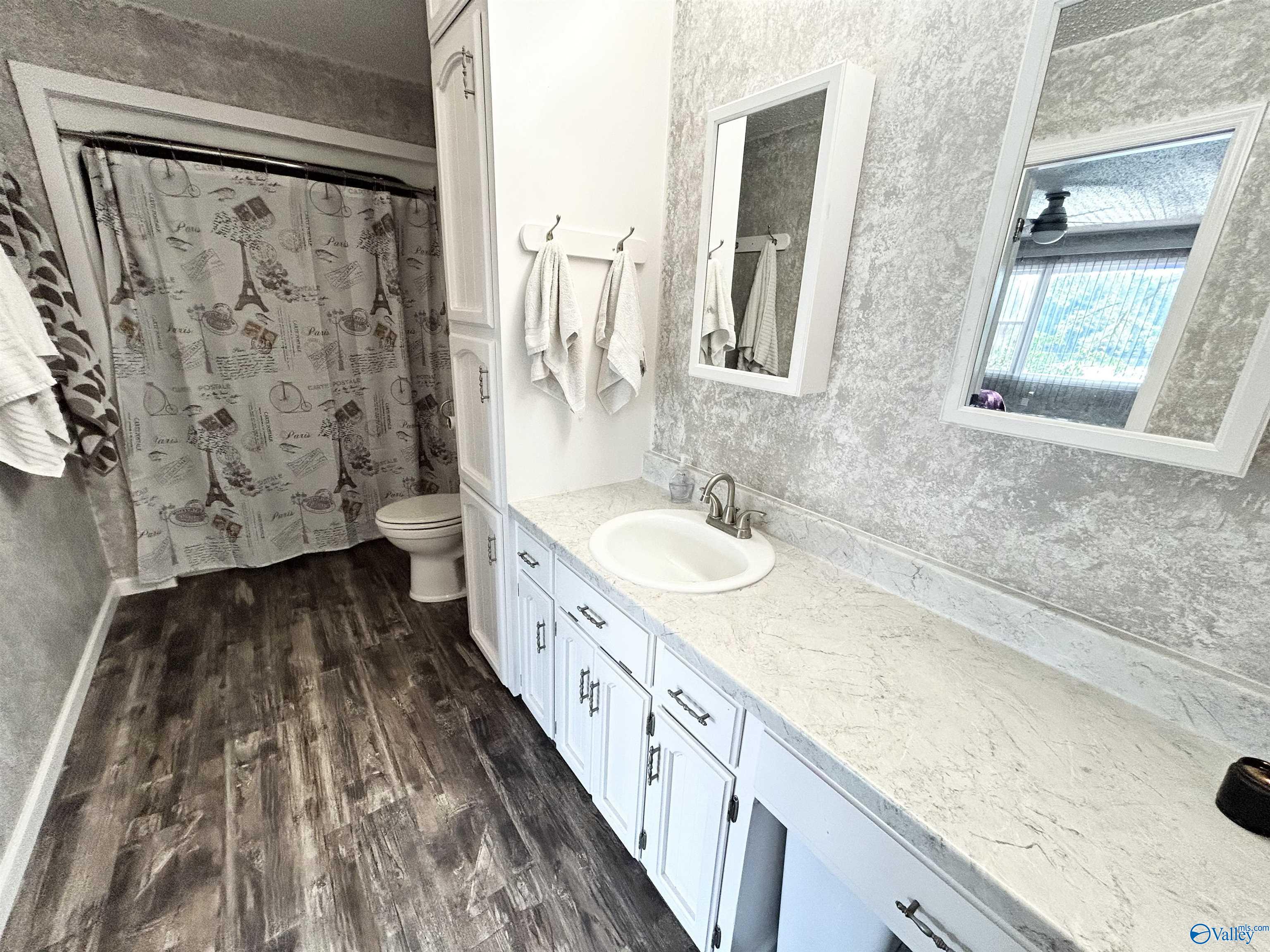 714 E East Riverview Drive