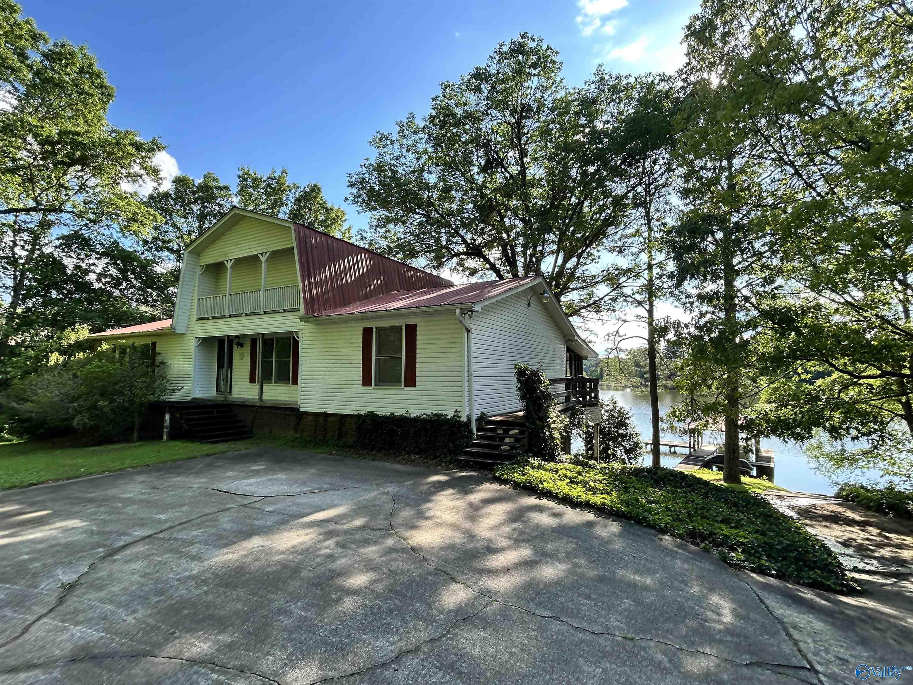 714 E East Riverview Drive