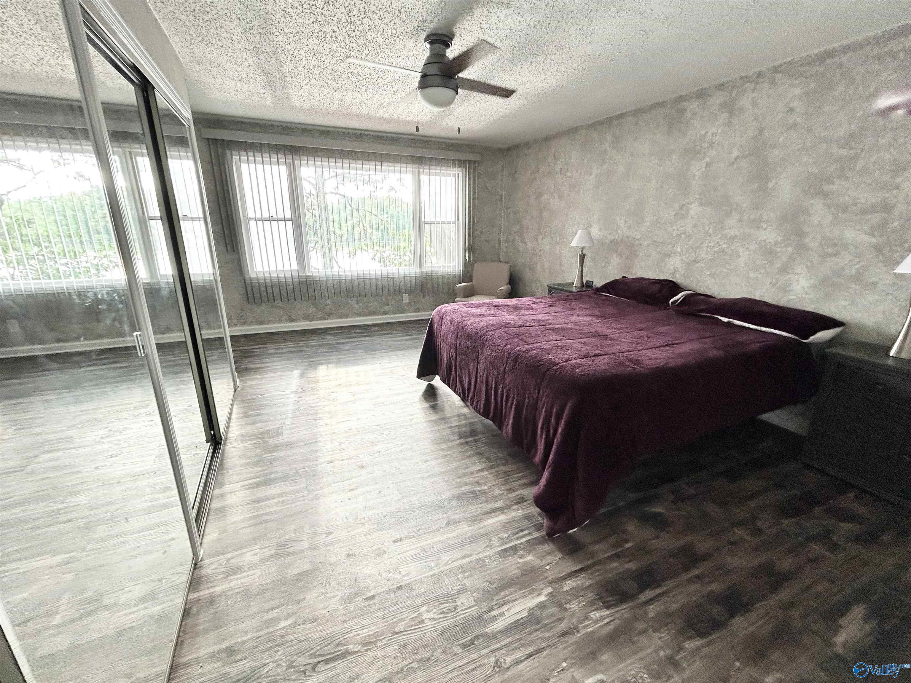 714 E East Riverview Drive