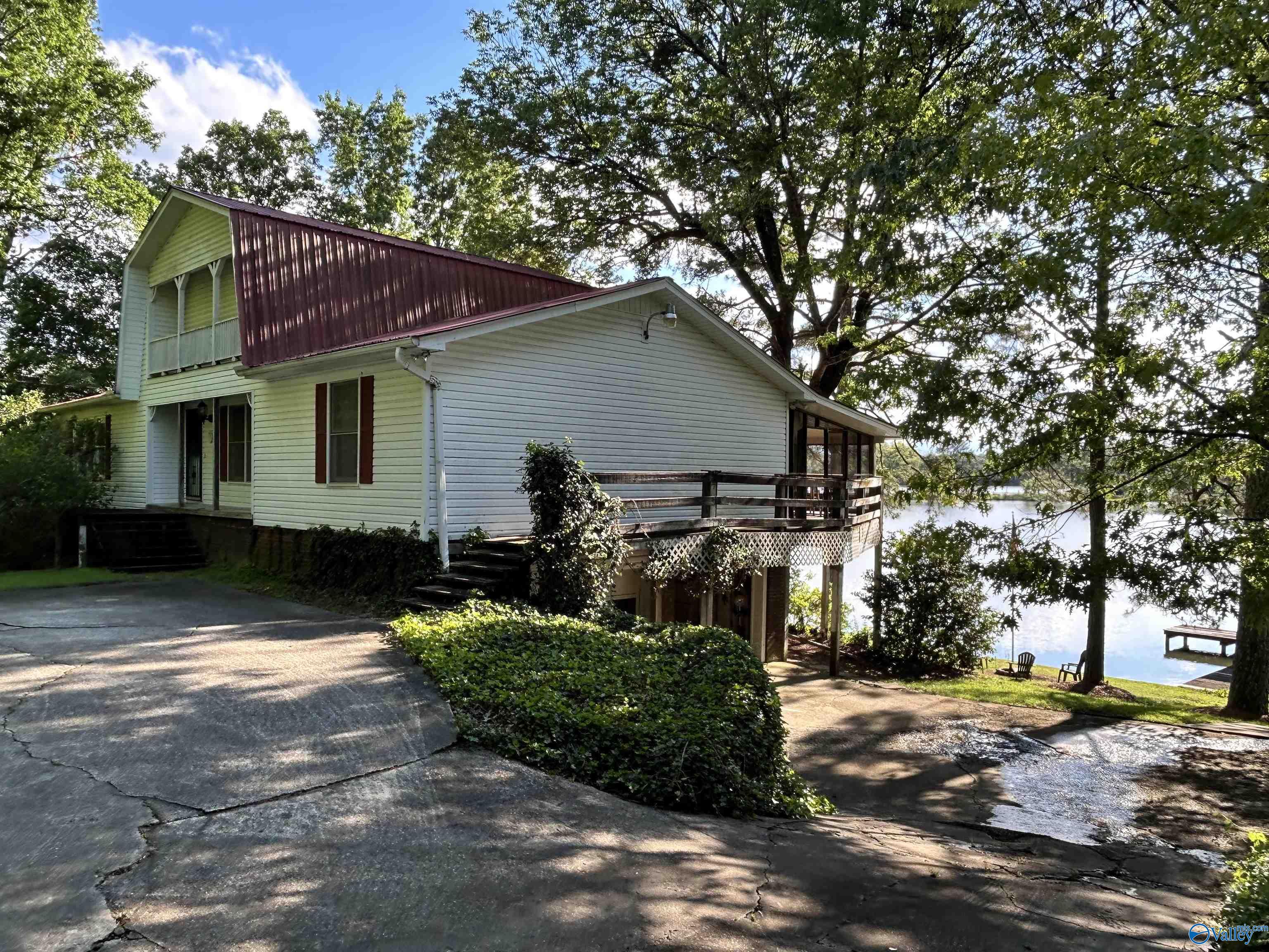 714 E East Riverview Drive