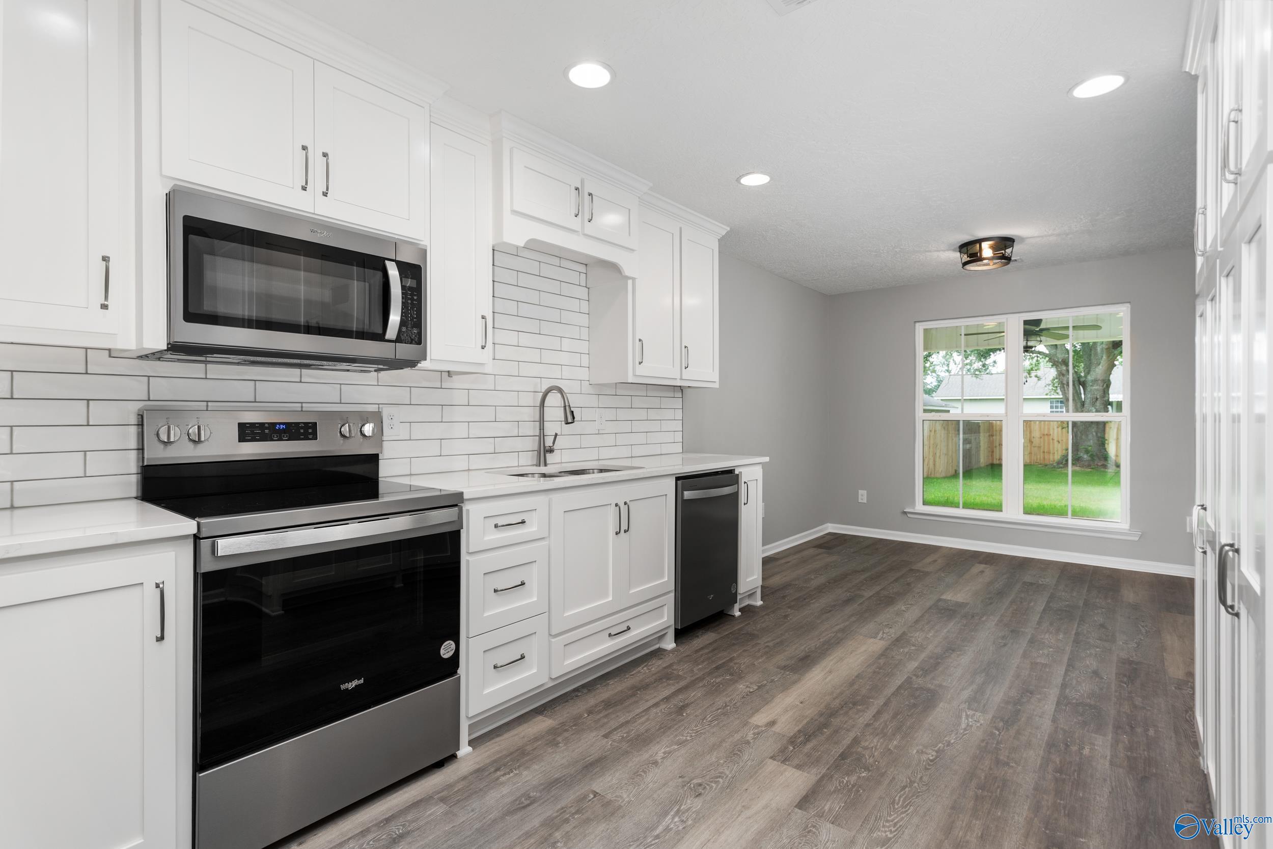 124 Glen Oaks Circle