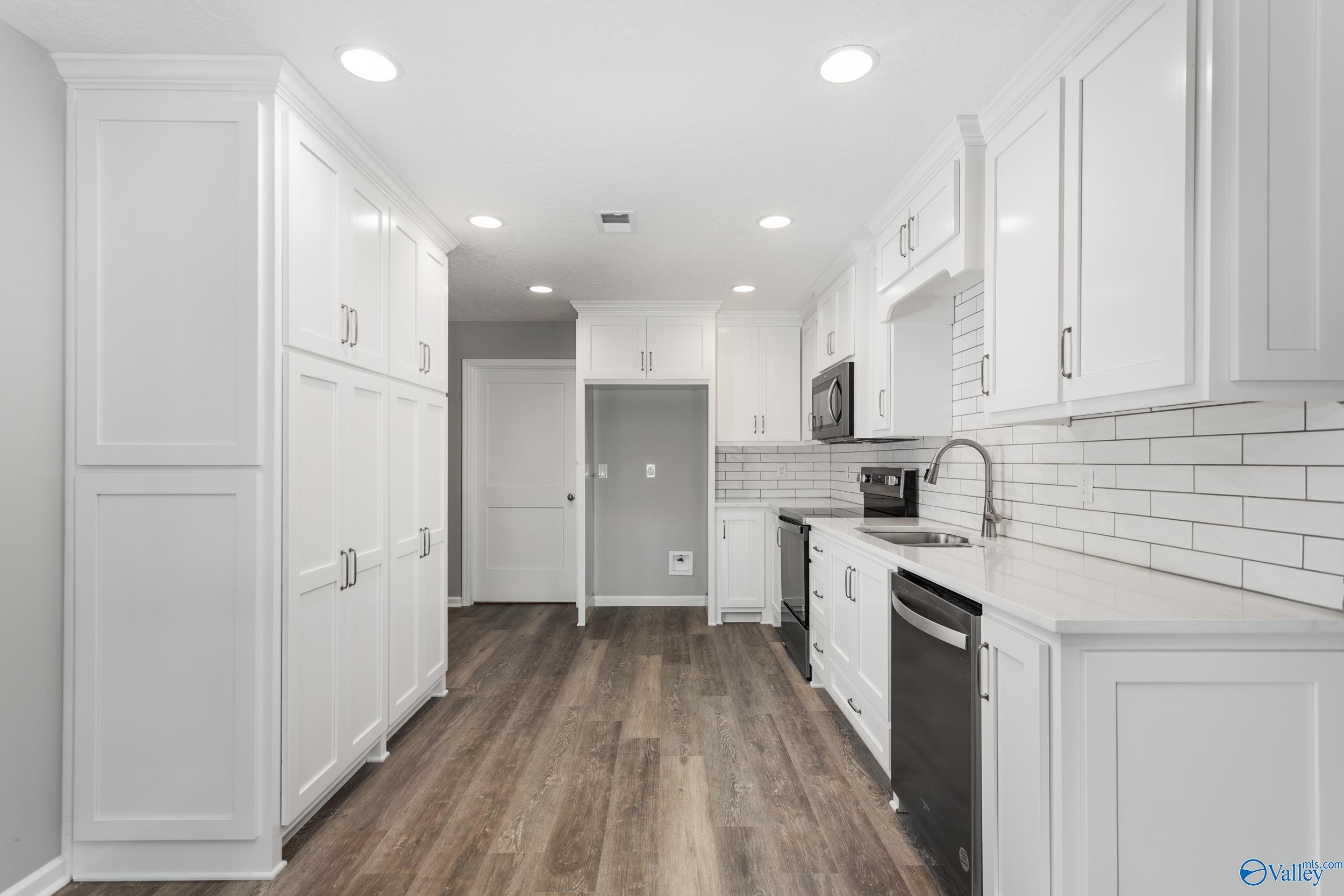 124 Glen Oaks Circle