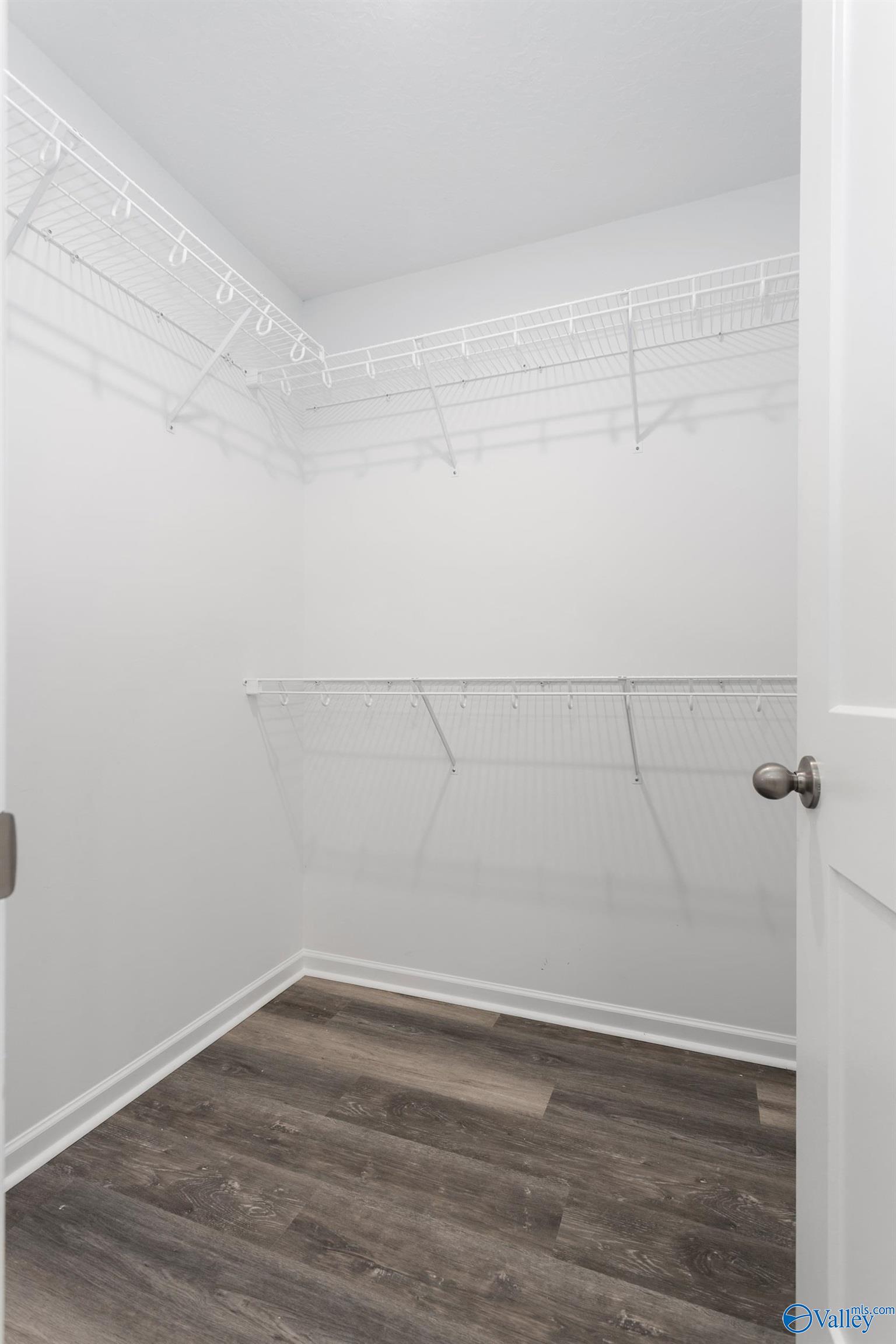 124 Glen Oaks Circle