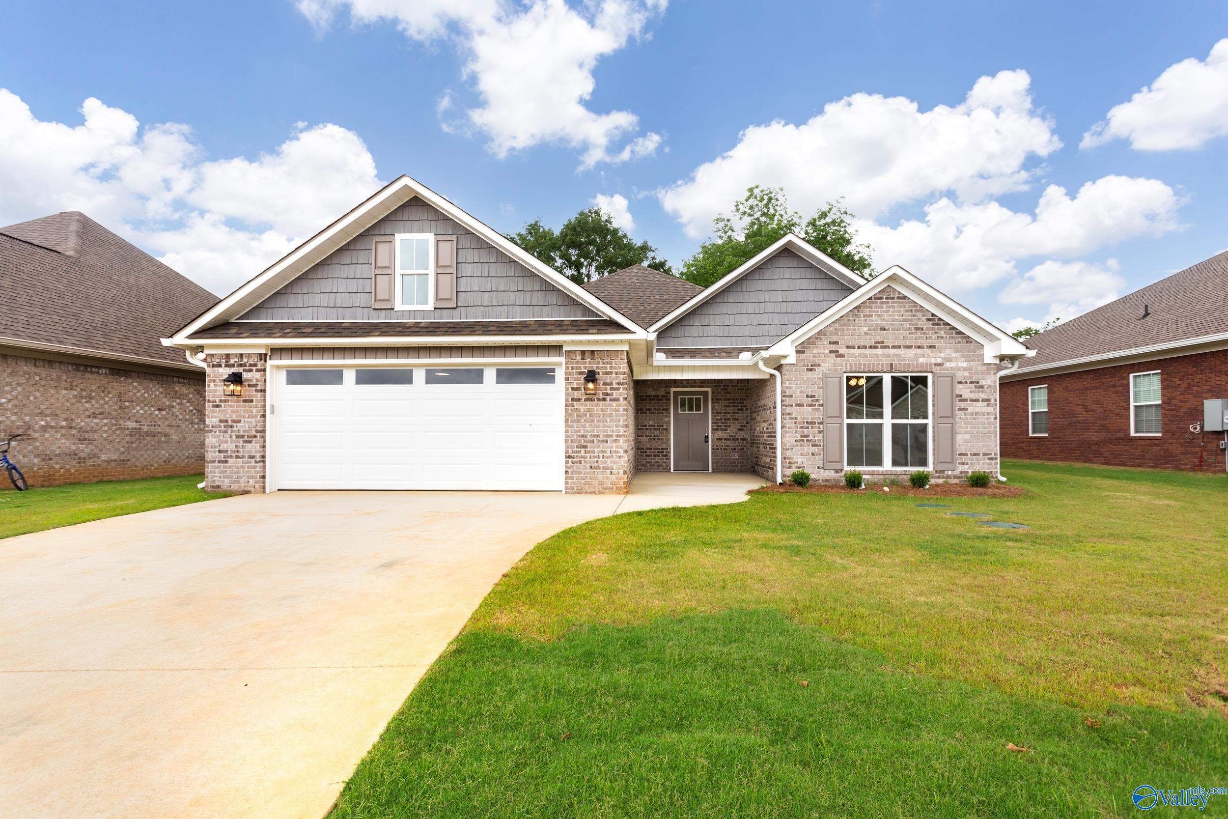 124 Glen Oaks Circle