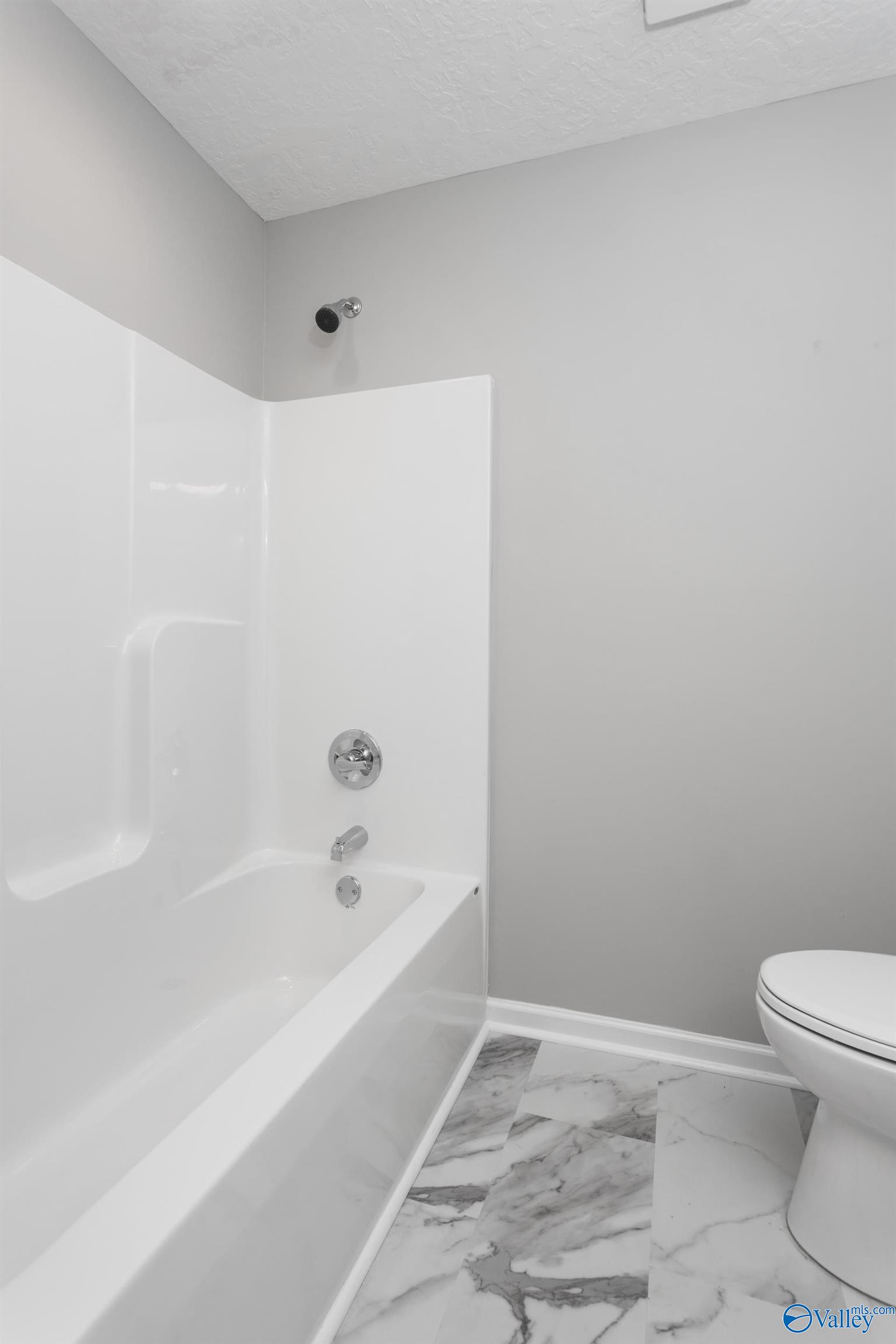 124 Glen Oaks Circle