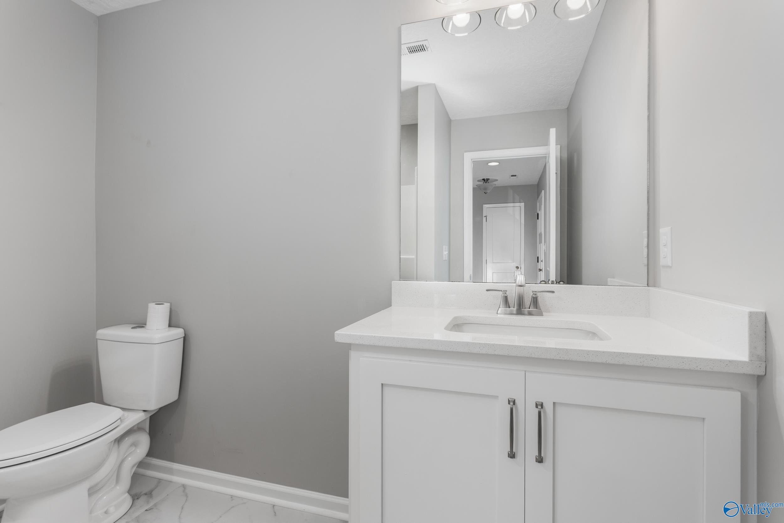 124 Glen Oaks Circle