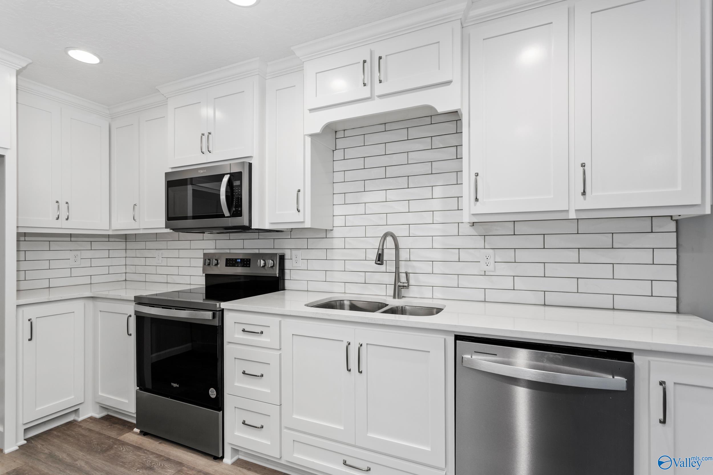 124 Glen Oaks Circle