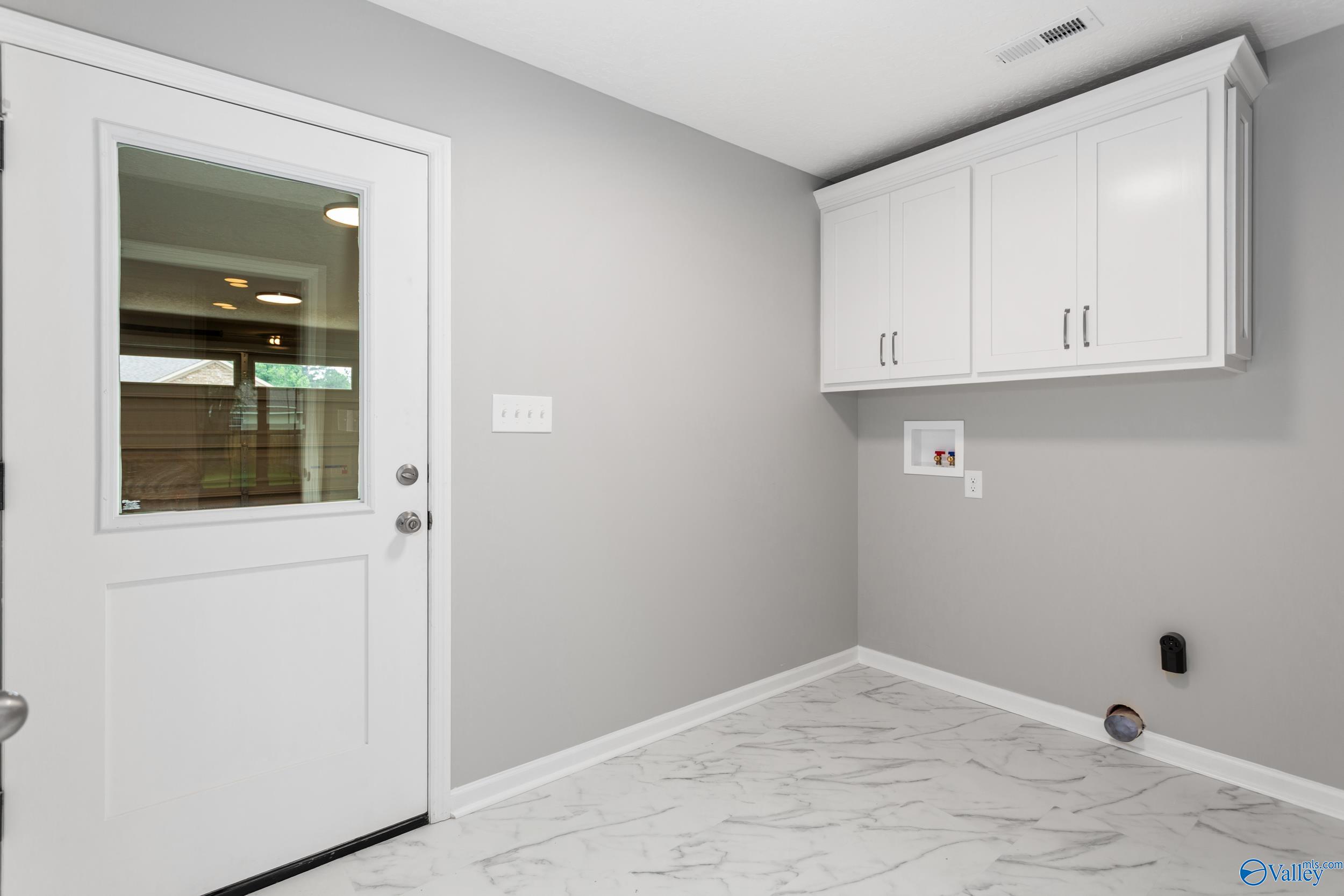 124 Glen Oaks Circle