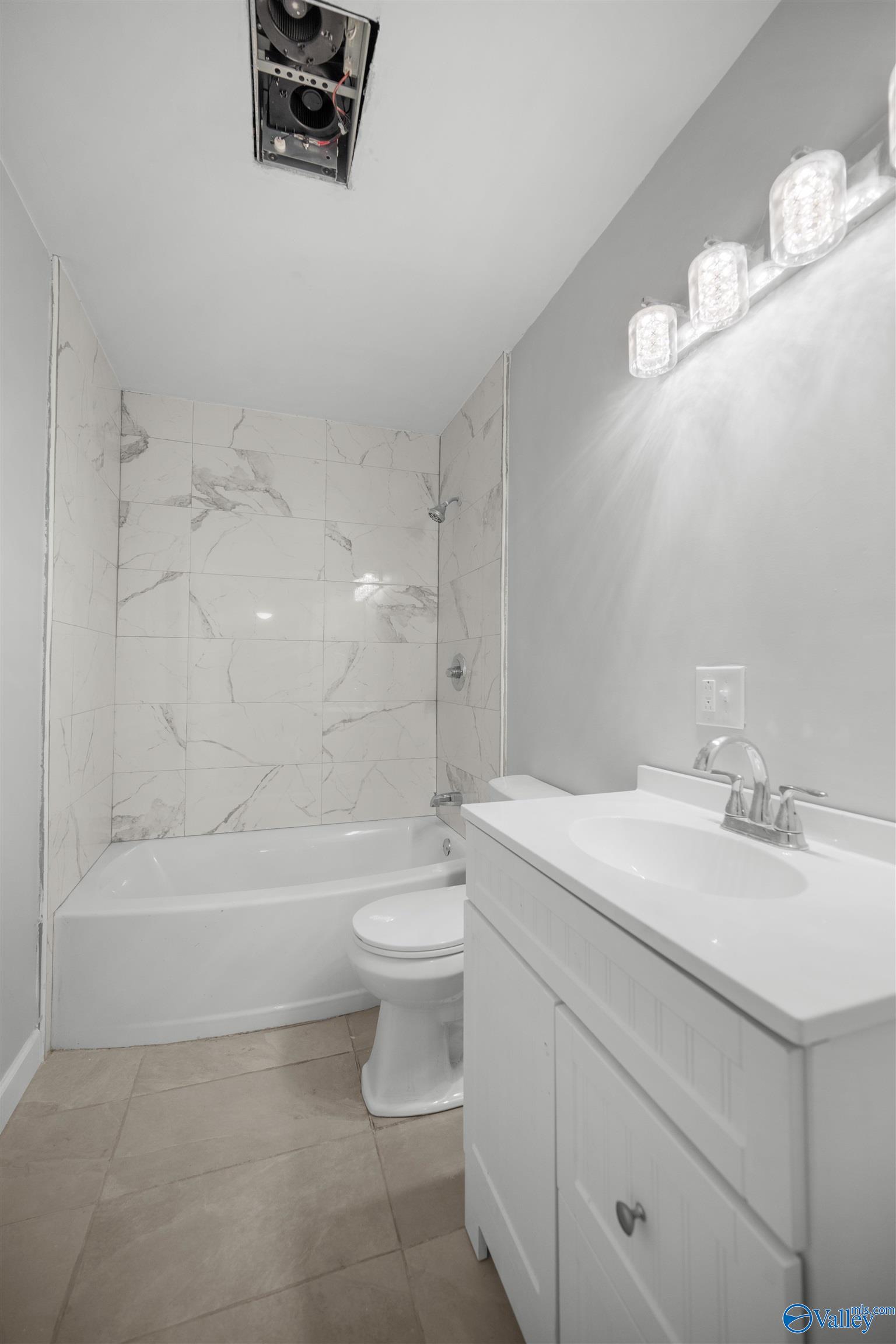 1202 Goodyear Avenue