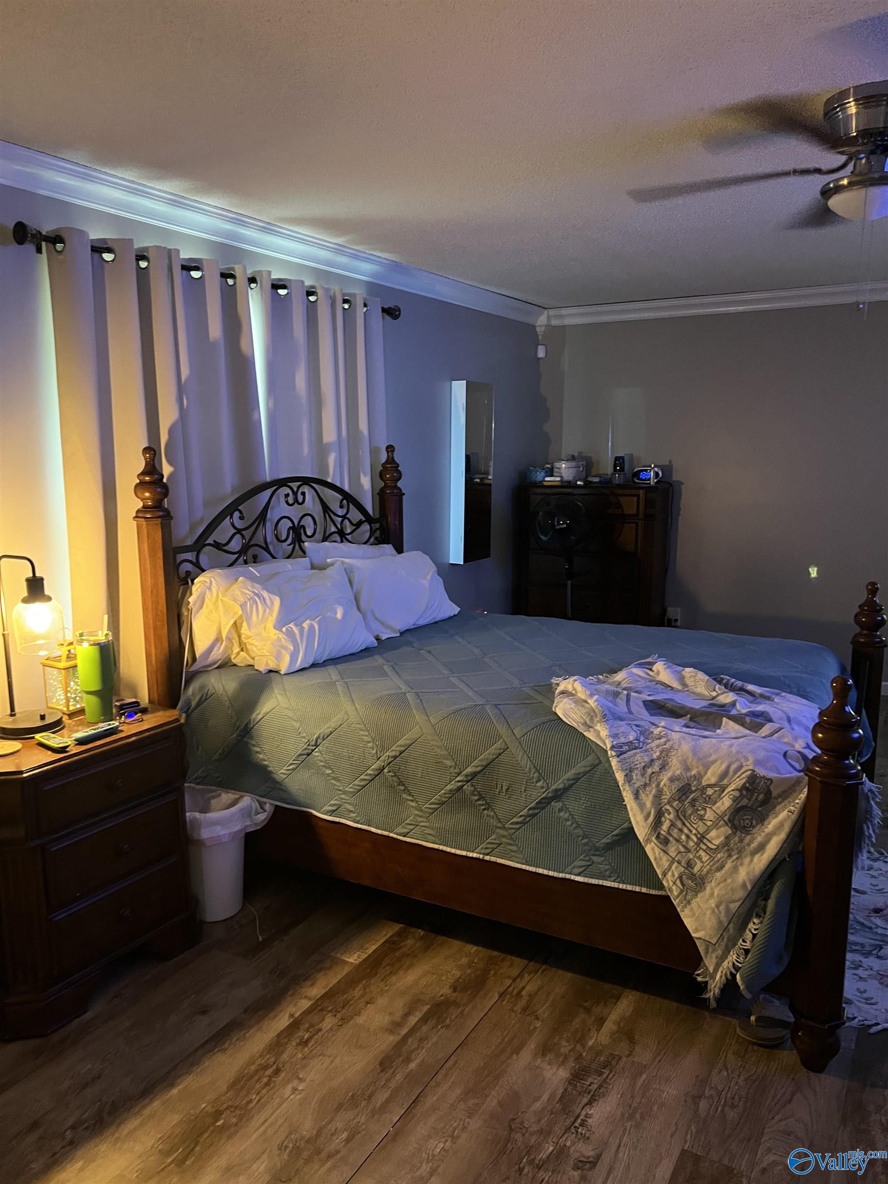 2143 Meadowood Drive