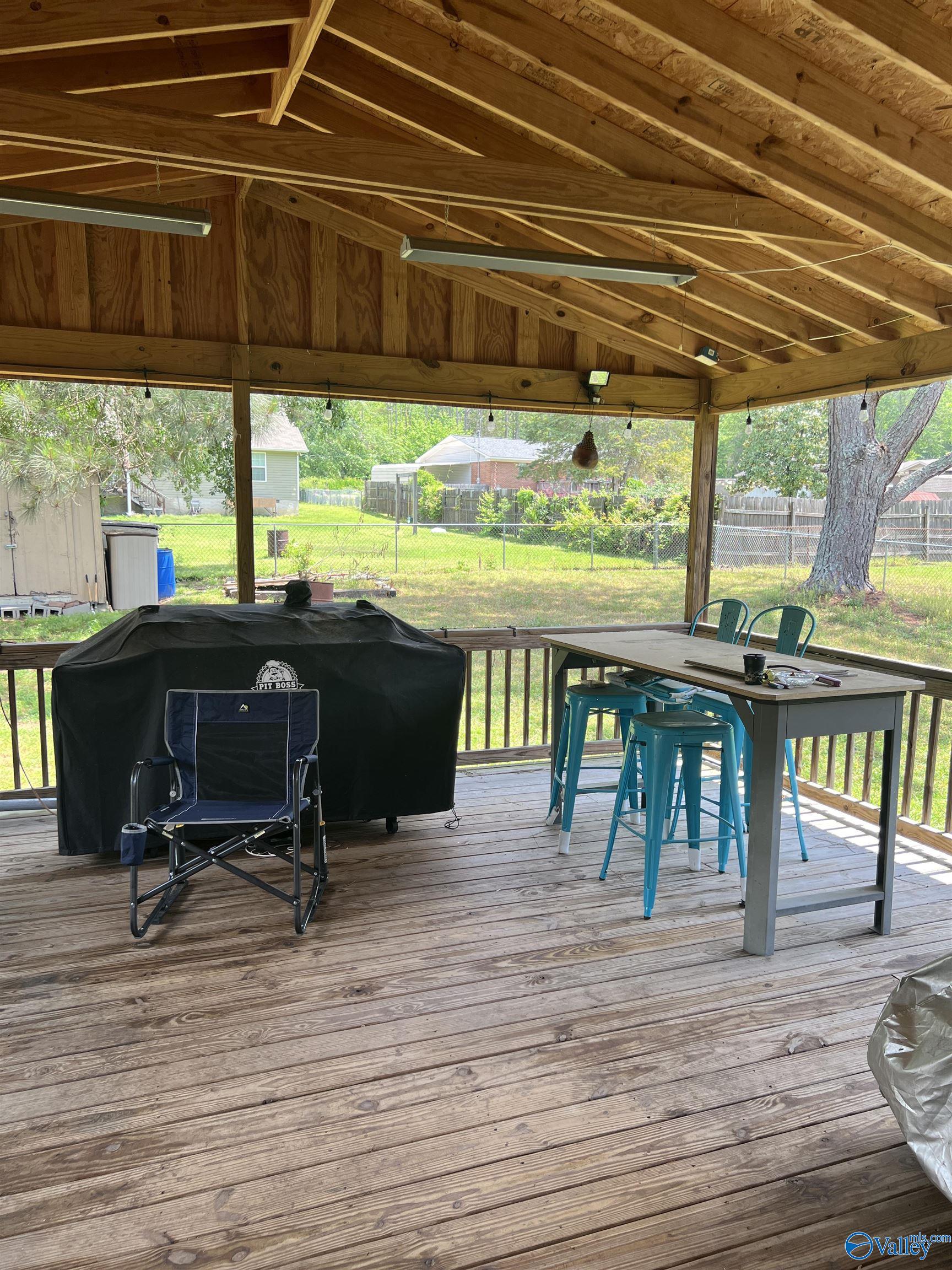 2143 Meadowood Drive