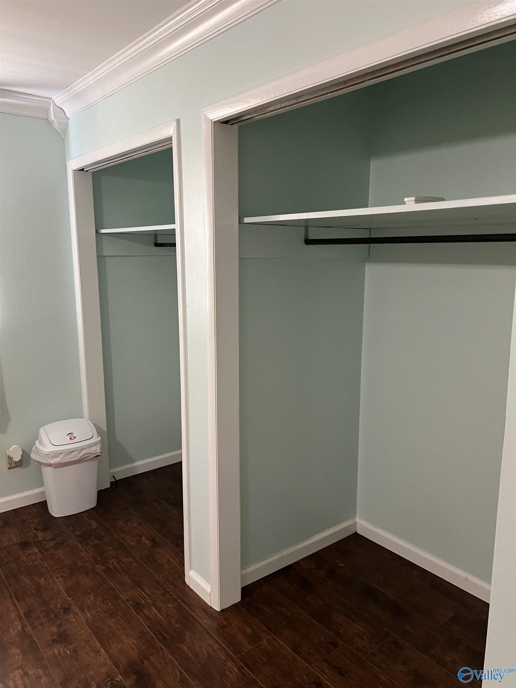 2143 Meadowood Drive