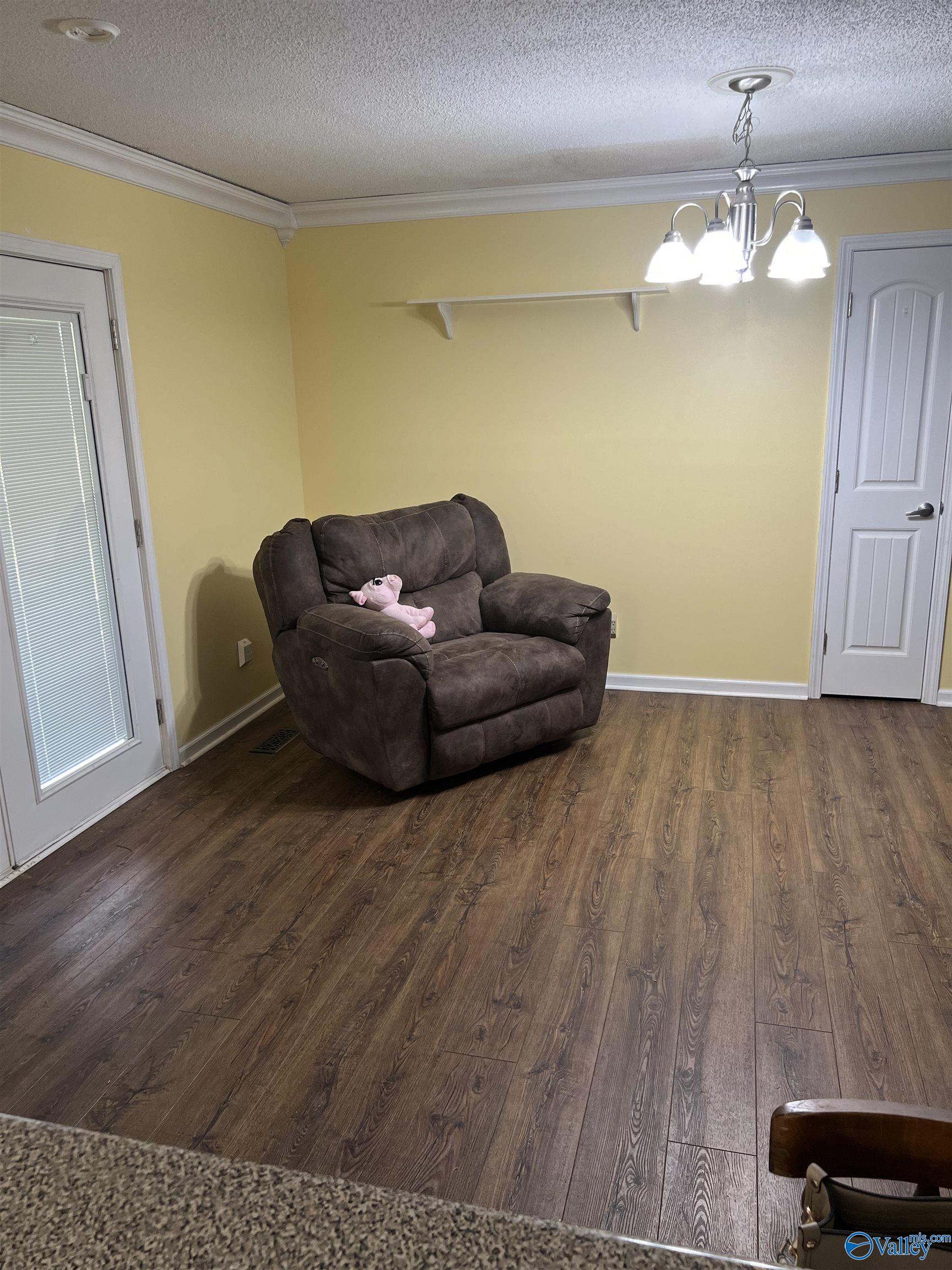 2143 Meadowood Drive