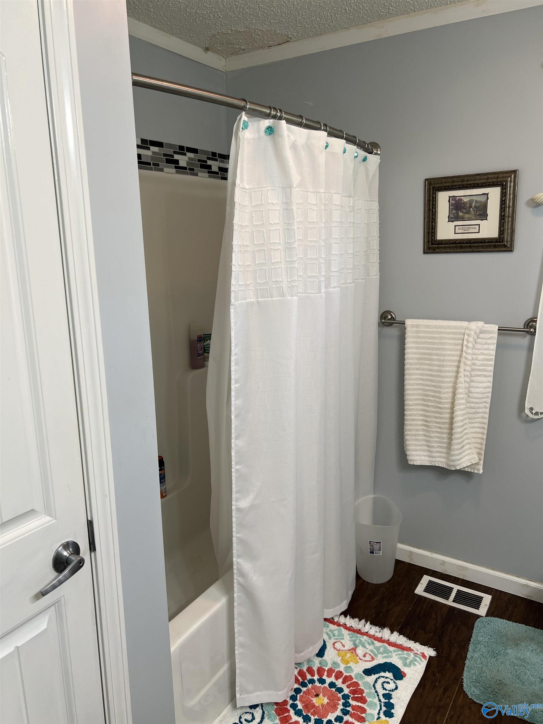 2143 Meadowood Drive