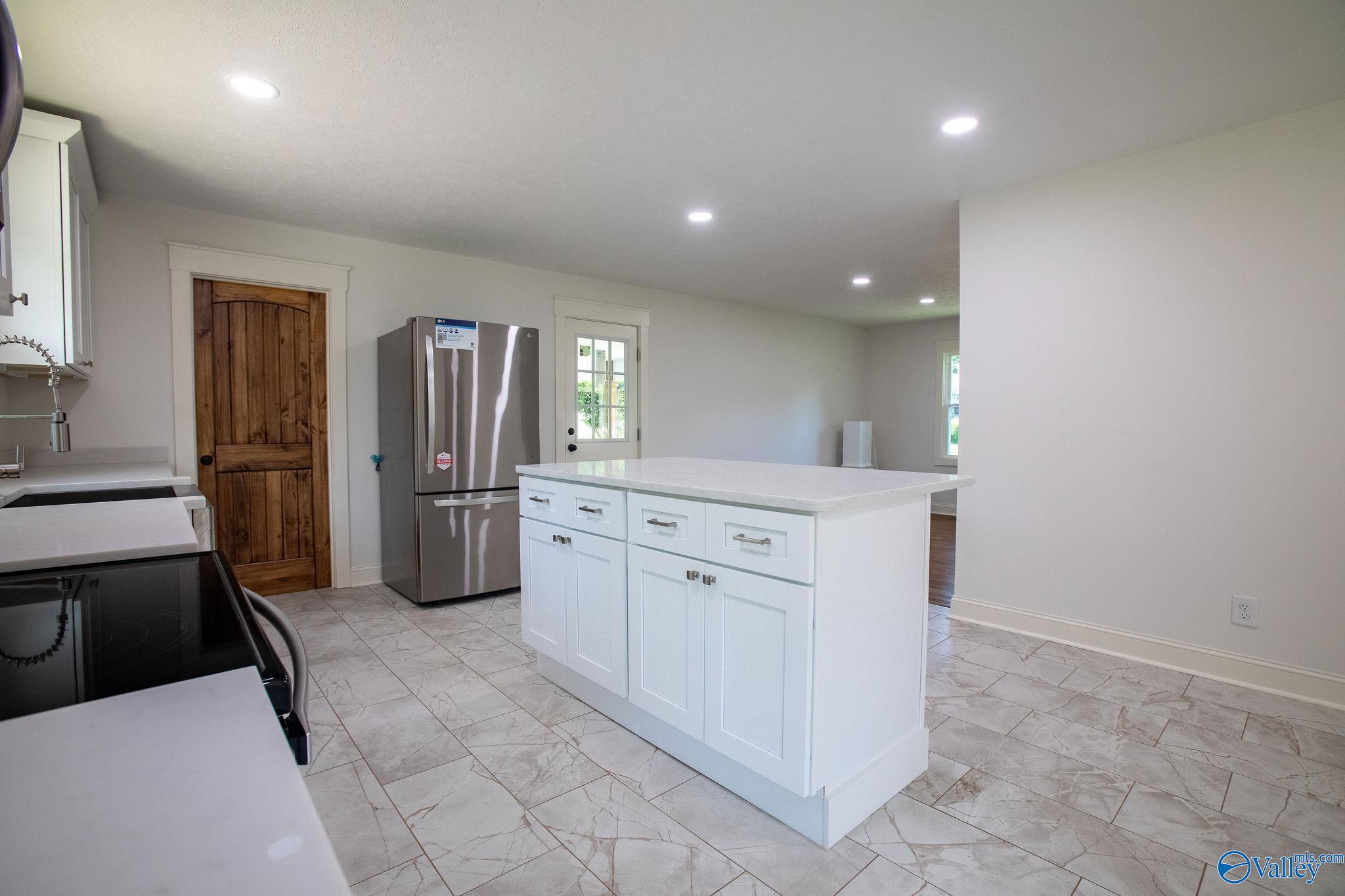 212 Elsmore Boulevard