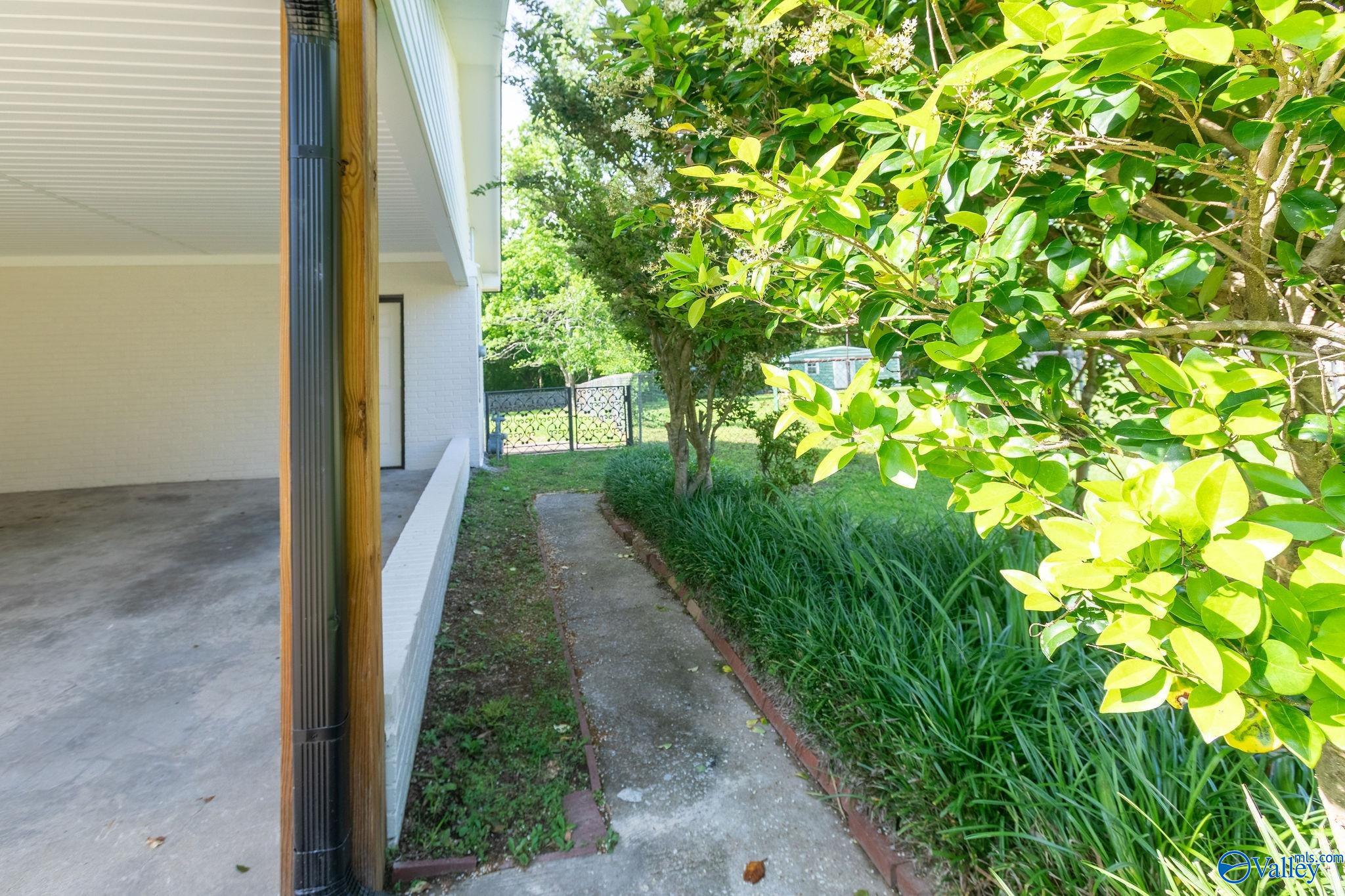 212 Elsmore Boulevard