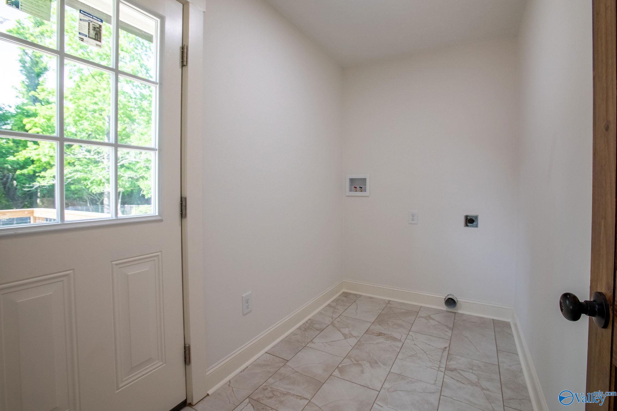 212 Elsmore Boulevard